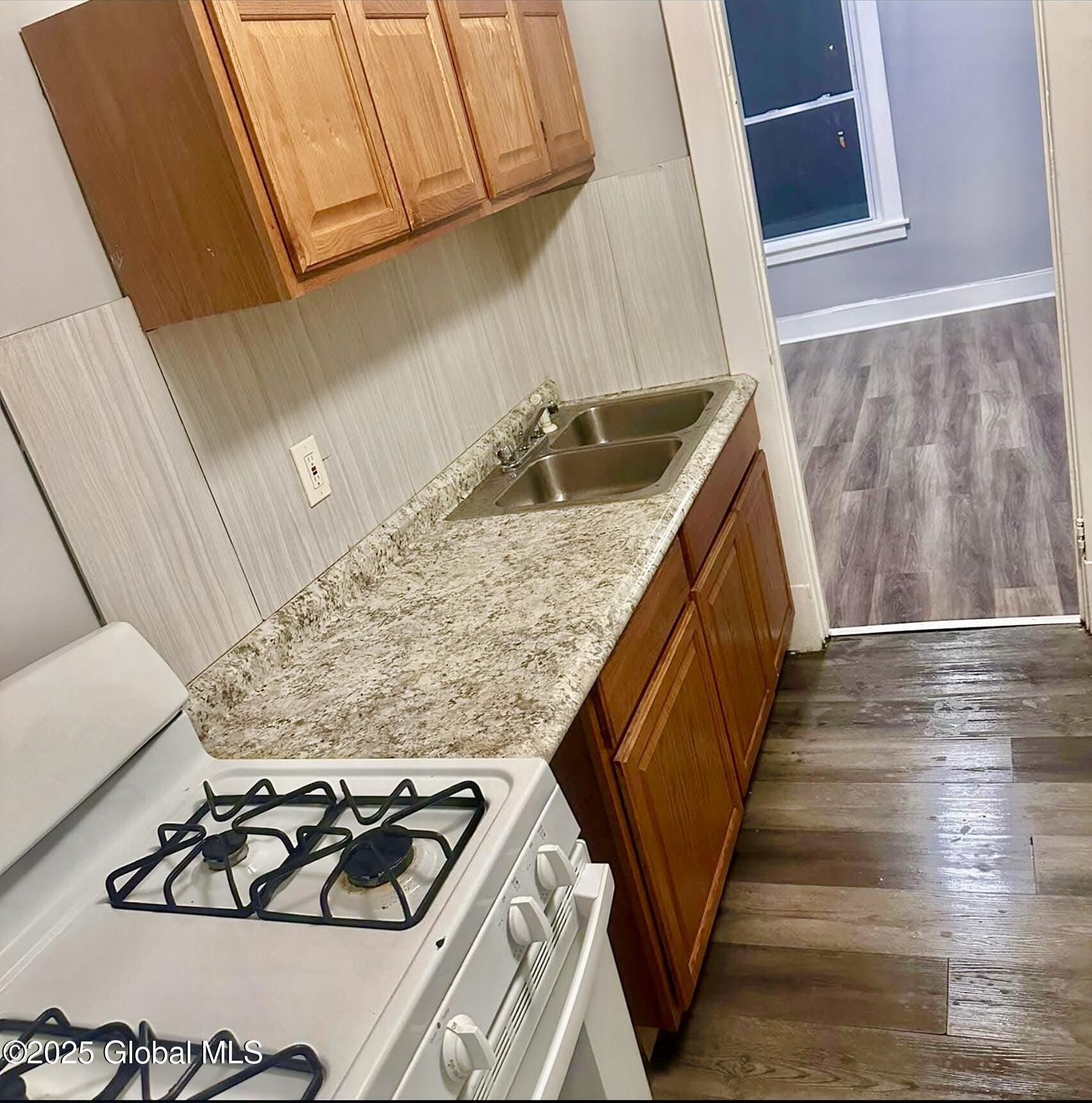 Schenectady, New York 12307, United States, 7 Bedrooms Bedrooms, ,5 BathroomsBathrooms,Residential,Active,162898