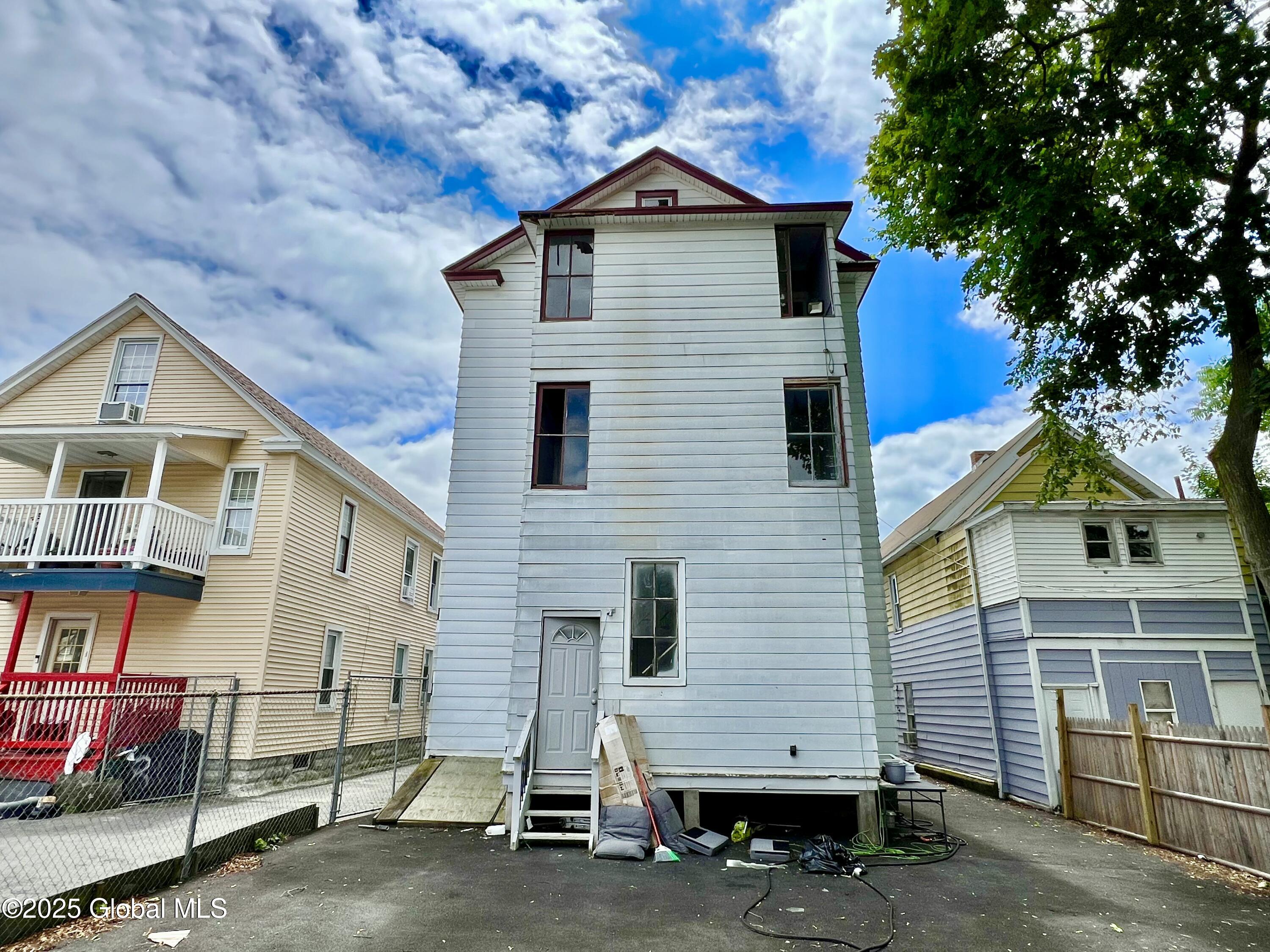 Schenectady, New York 12307, United States, 7 Bedrooms Bedrooms, ,5 BathroomsBathrooms,Residential,Active,162898
