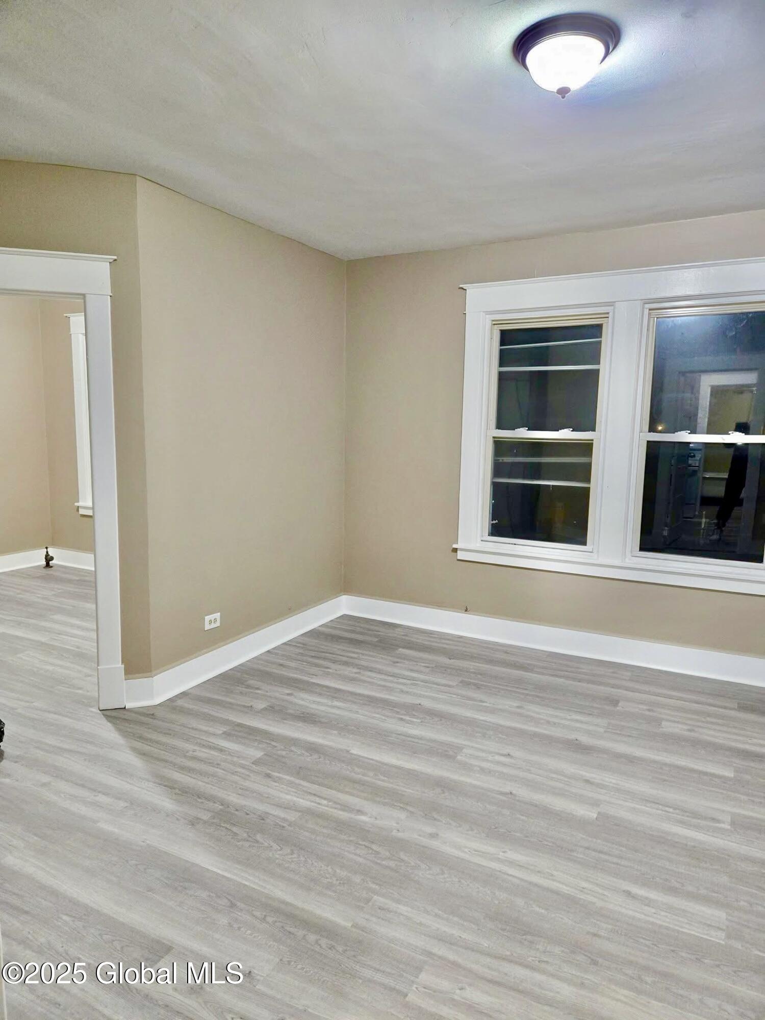 Schenectady, New York 12307, United States, 7 Bedrooms Bedrooms, ,5 BathroomsBathrooms,Residential,Active,162898