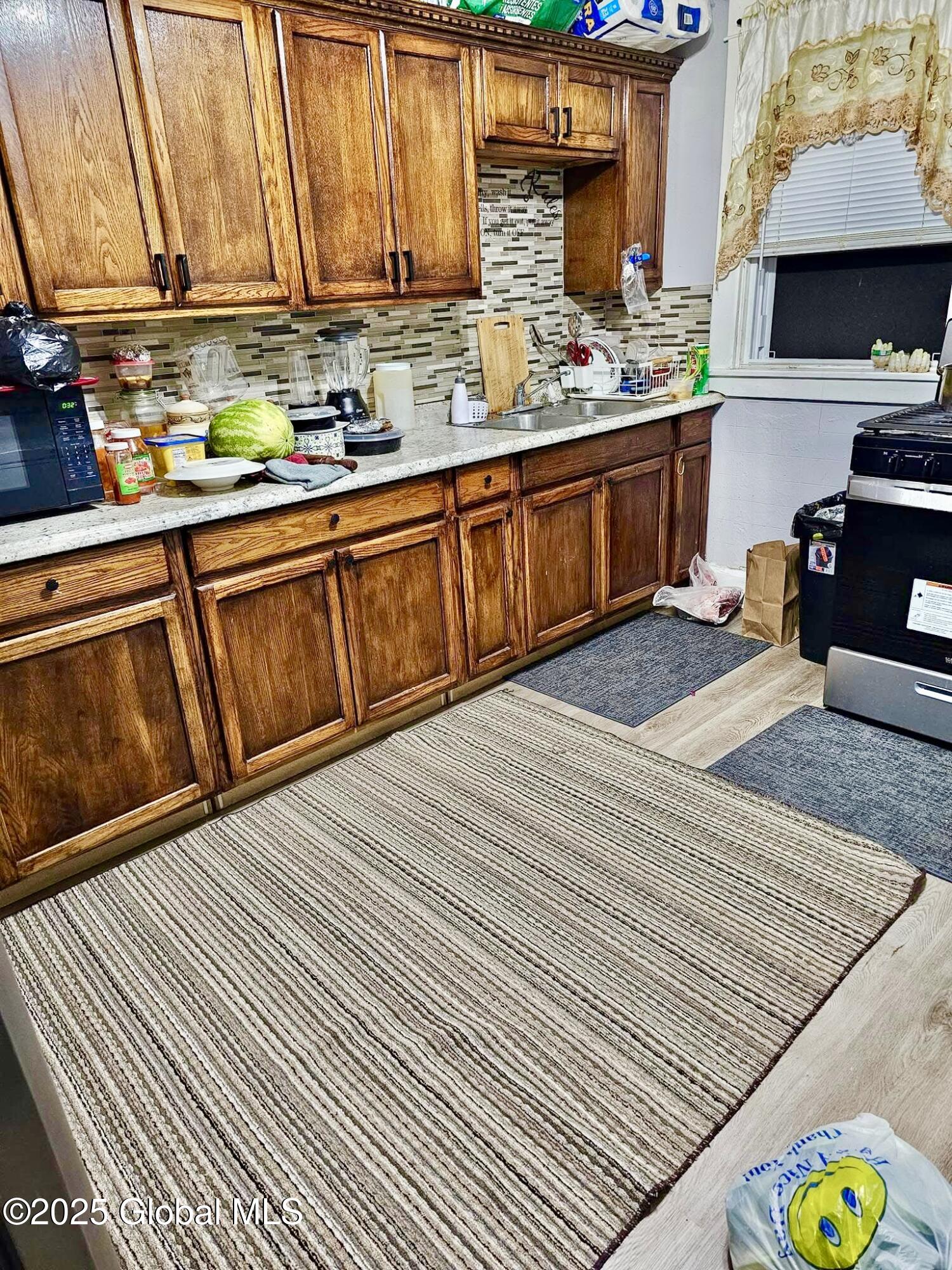 Schenectady, New York 12307, United States, 7 Bedrooms Bedrooms, ,5 BathroomsBathrooms,Residential,Active,162898