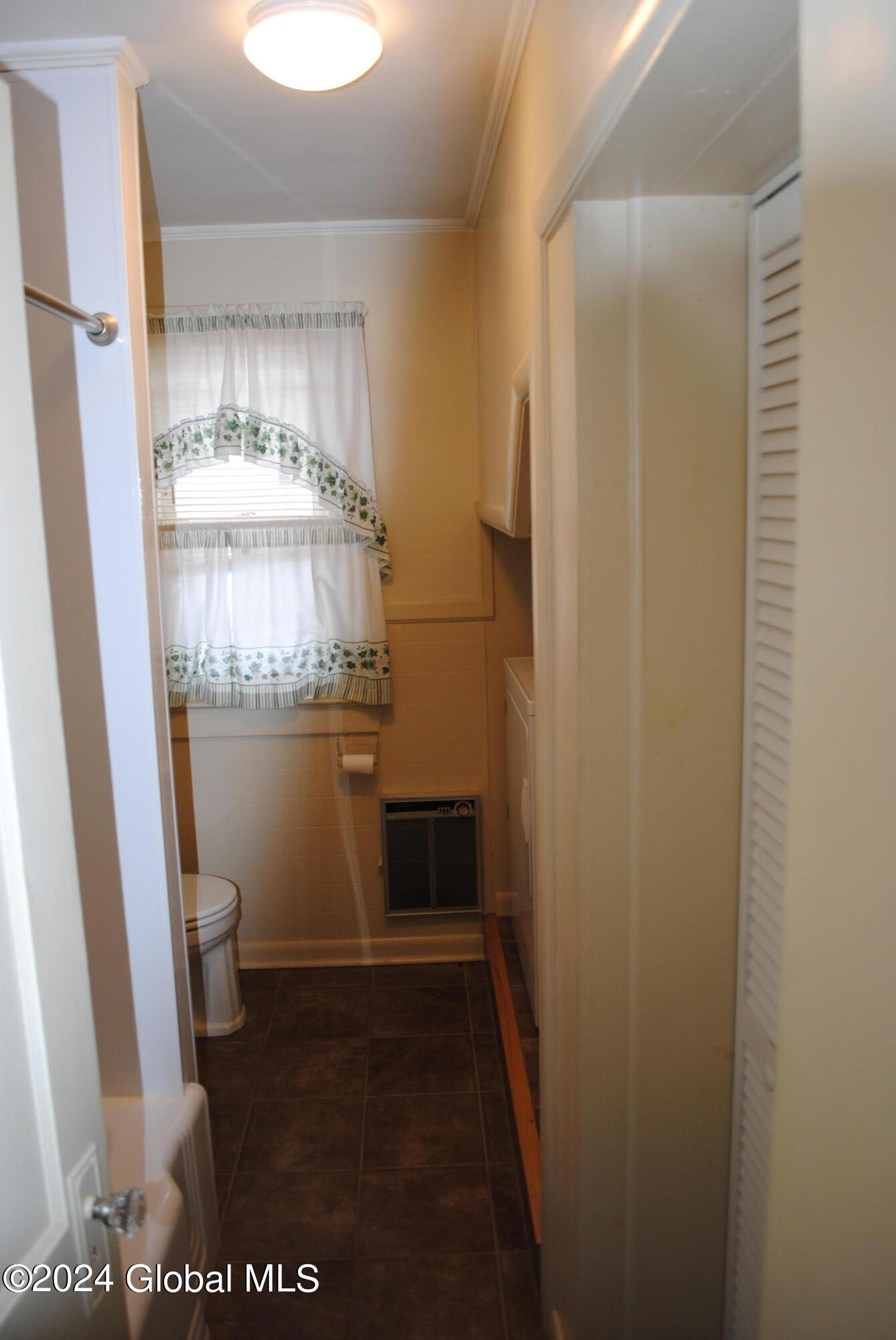 16 Mccleary Avenue #1, Amsterdam, New York image 7