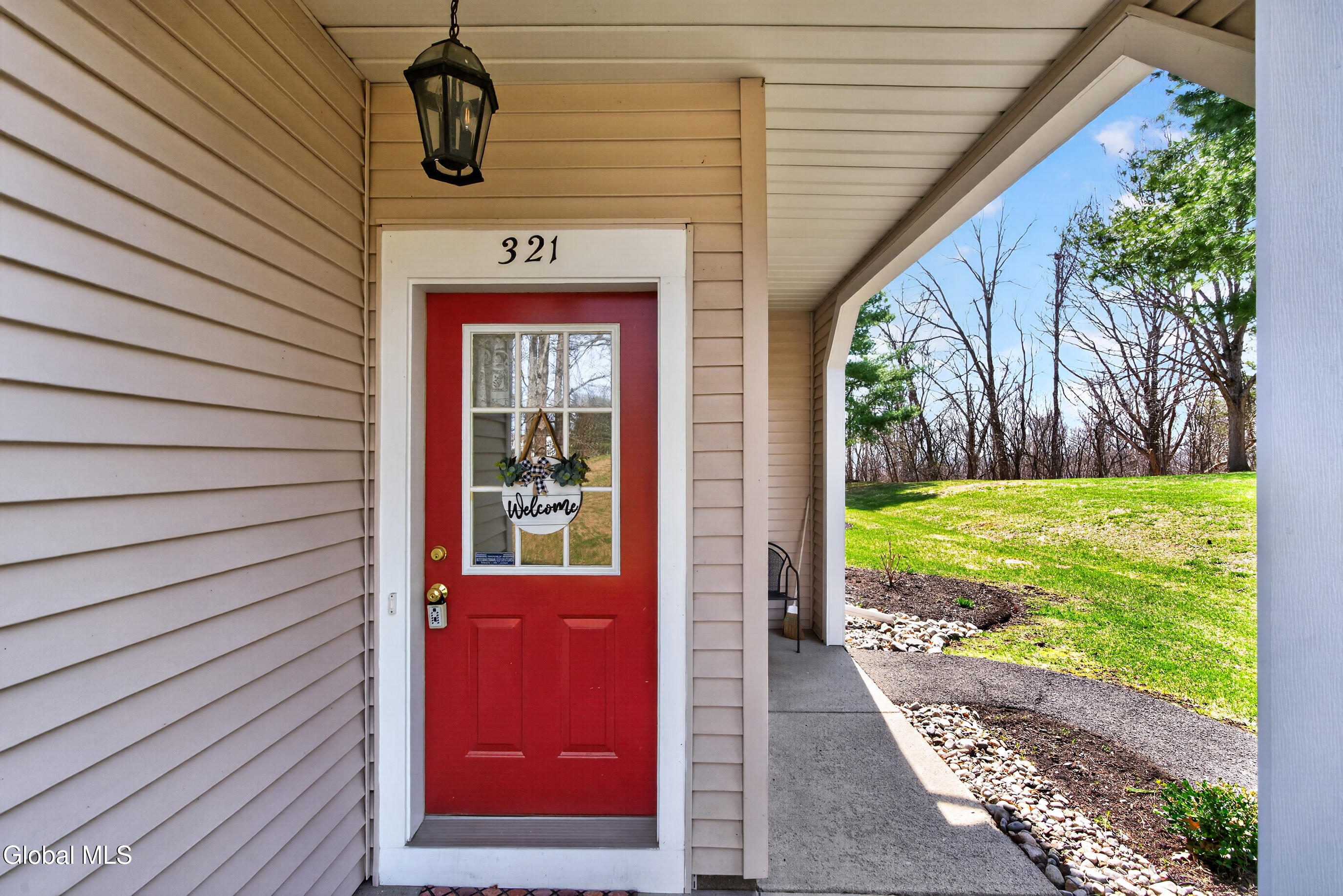 321 Diamond Rock Circle