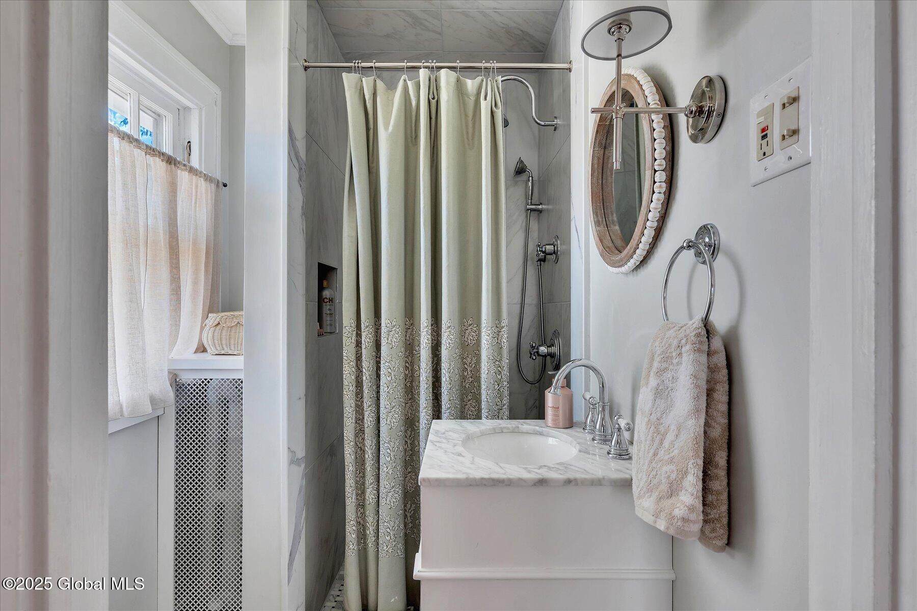 39 5th Avenue, Saratoga Springs, New York image 33