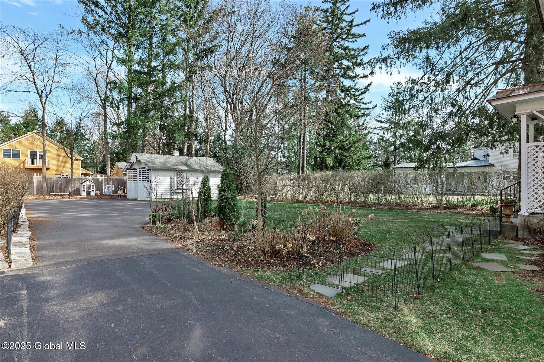 39 5th Avenue, Saratoga Springs, New York image 40