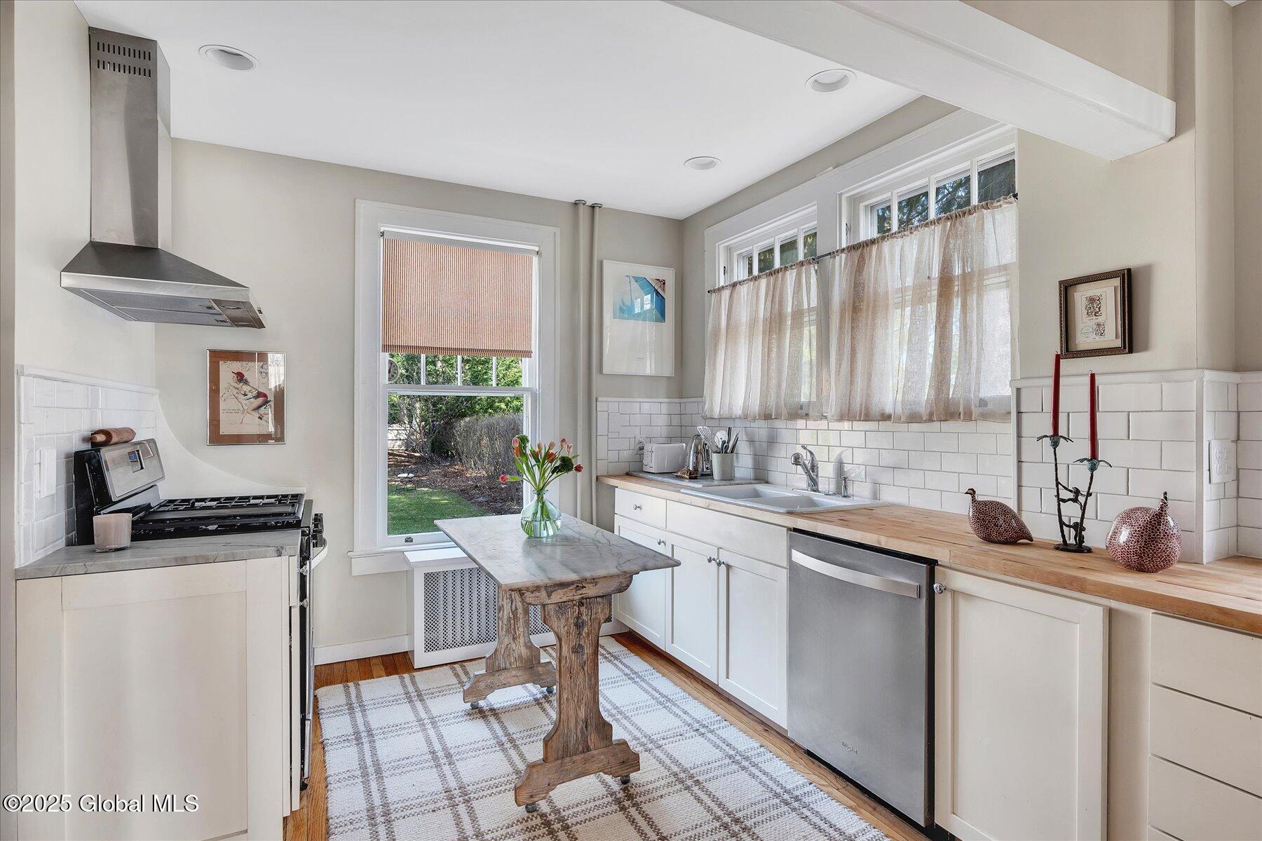 39 5th Avenue, Saratoga Springs, New York image 18
