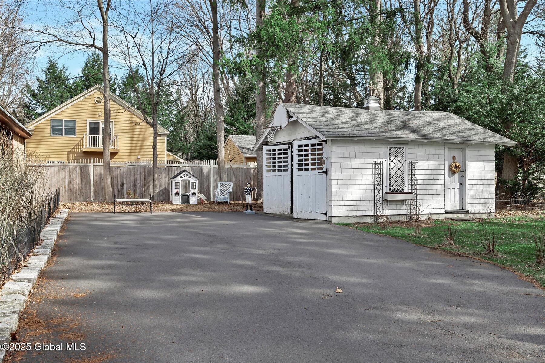 39 5th Avenue, Saratoga Springs, New York image 42
