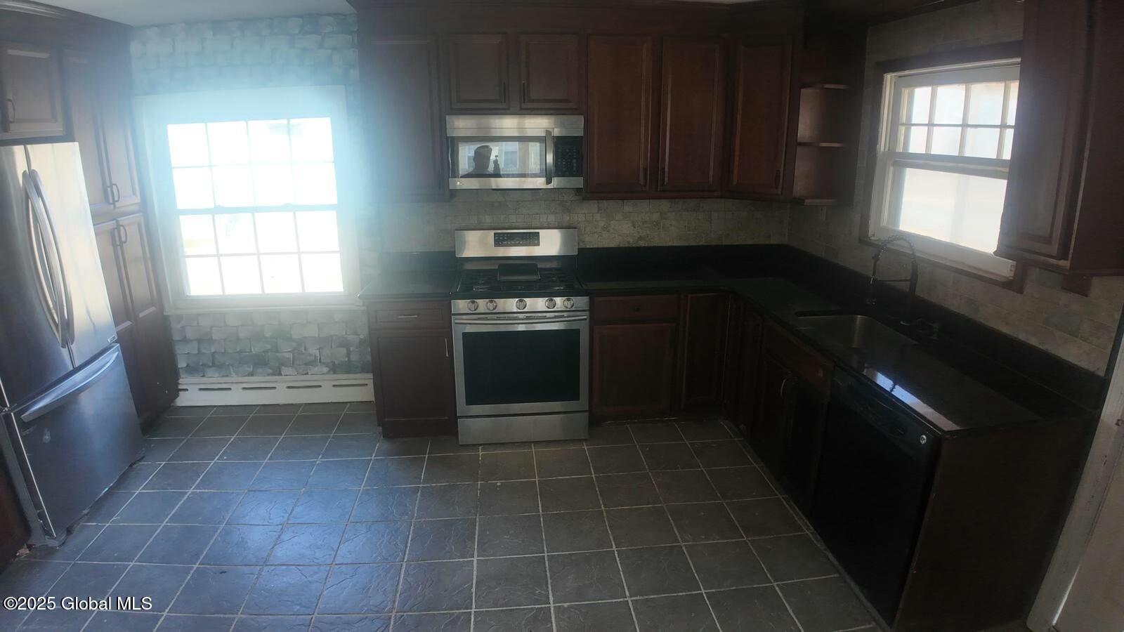 35 Conliss Avenue, Cohoes, New York image 7