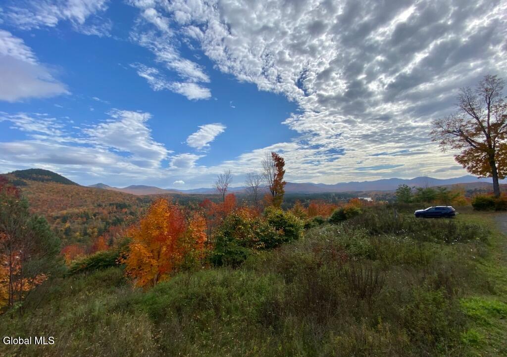 L9.000 Palisade Parkway