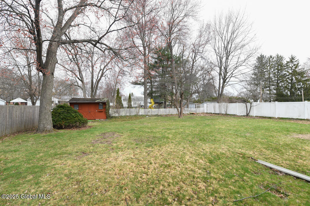 21 Crestwood Drive, Schenectady, New York image 24
