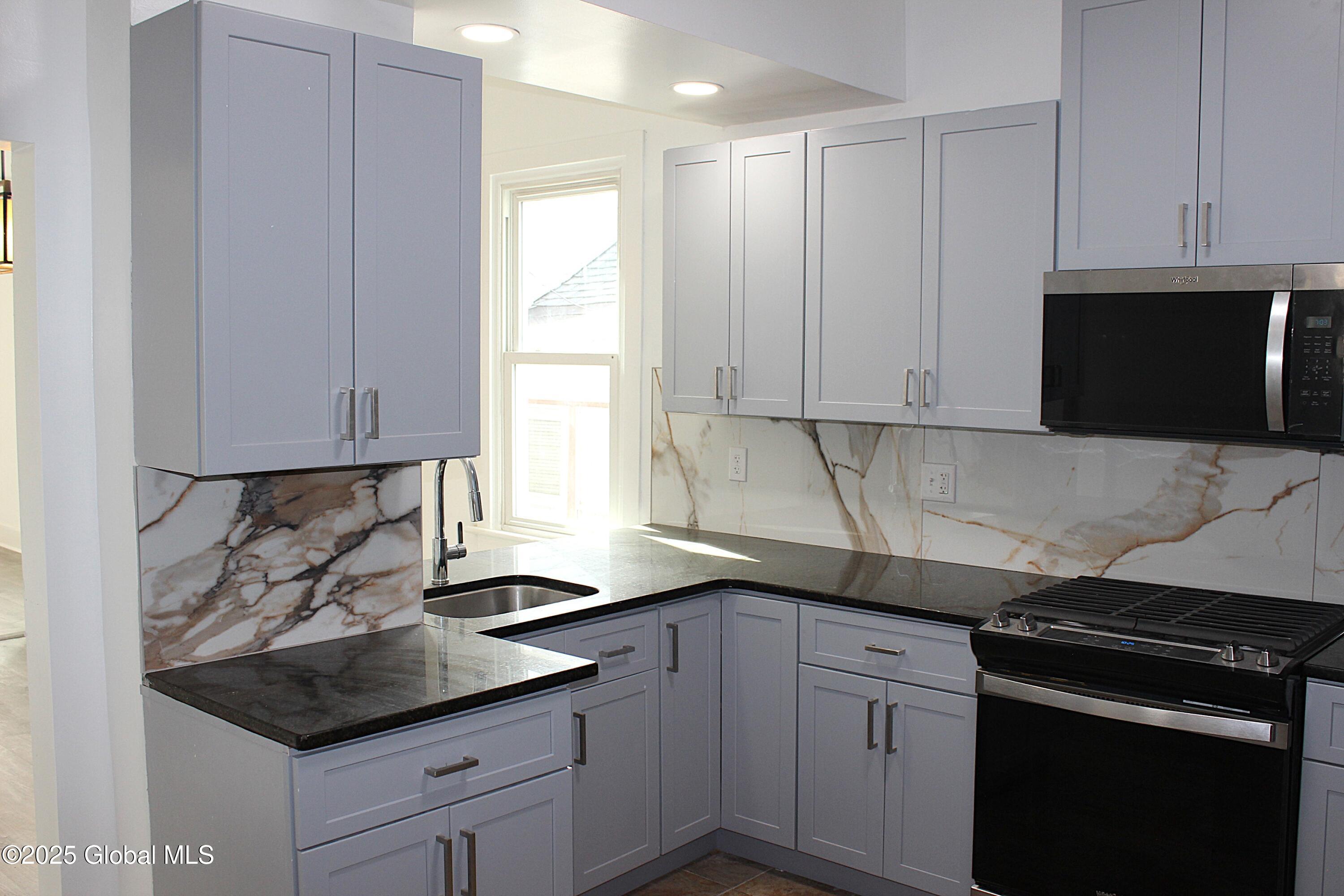 447 6th Avenue, Troy, New York image 12