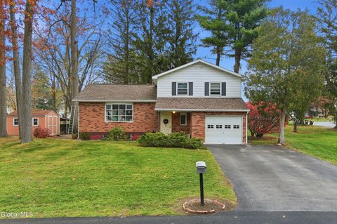 Photo of 4 Flicker Drive, Latham, NY 12110 (MLS # 202610859)