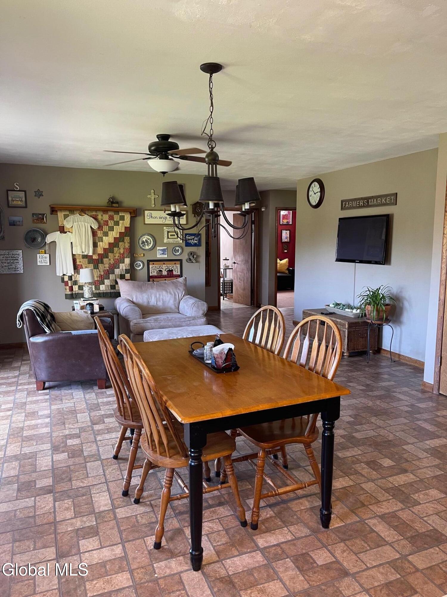 Cobleskill, New York 12043, United States, 3 Bedrooms Bedrooms, ,2 BathroomsBathrooms,Residential,Active,216319