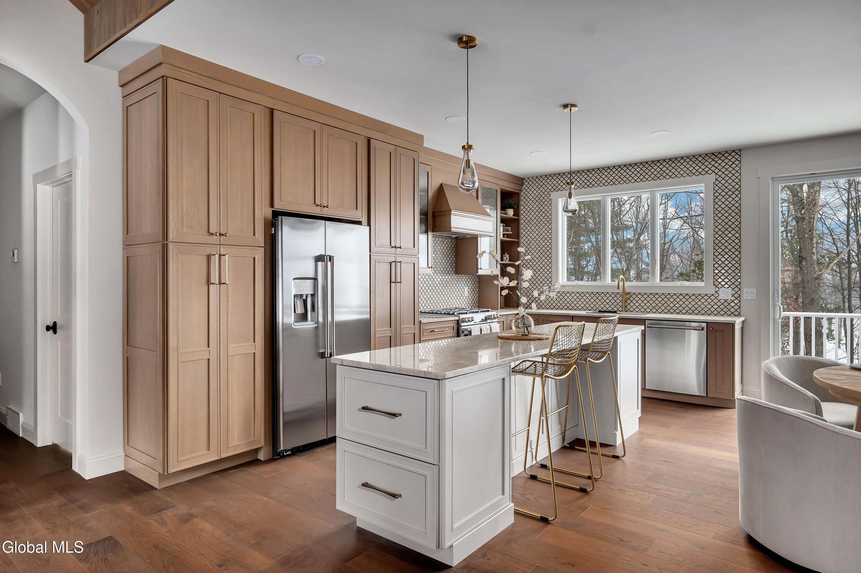 27 Woodland Hill Road