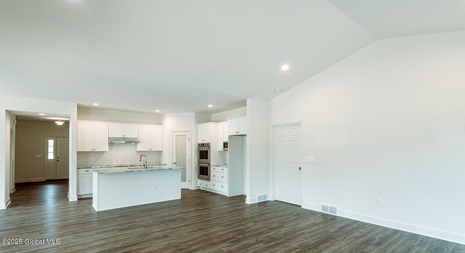 31 Indigo Court, Selkirk, New York image 8