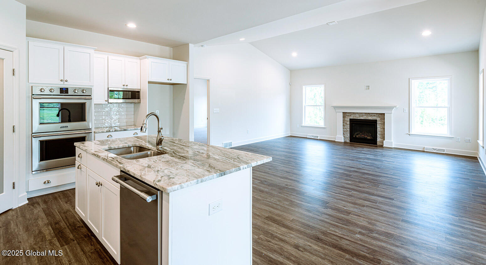 31 Indigo Court, Selkirk, New York image 2