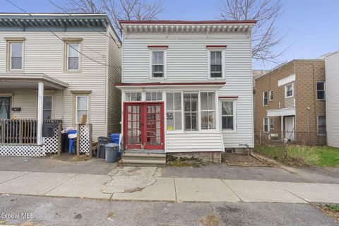 Photo of 40 Cortland Place, Albany, NY 12203 (MLS # 202615101)