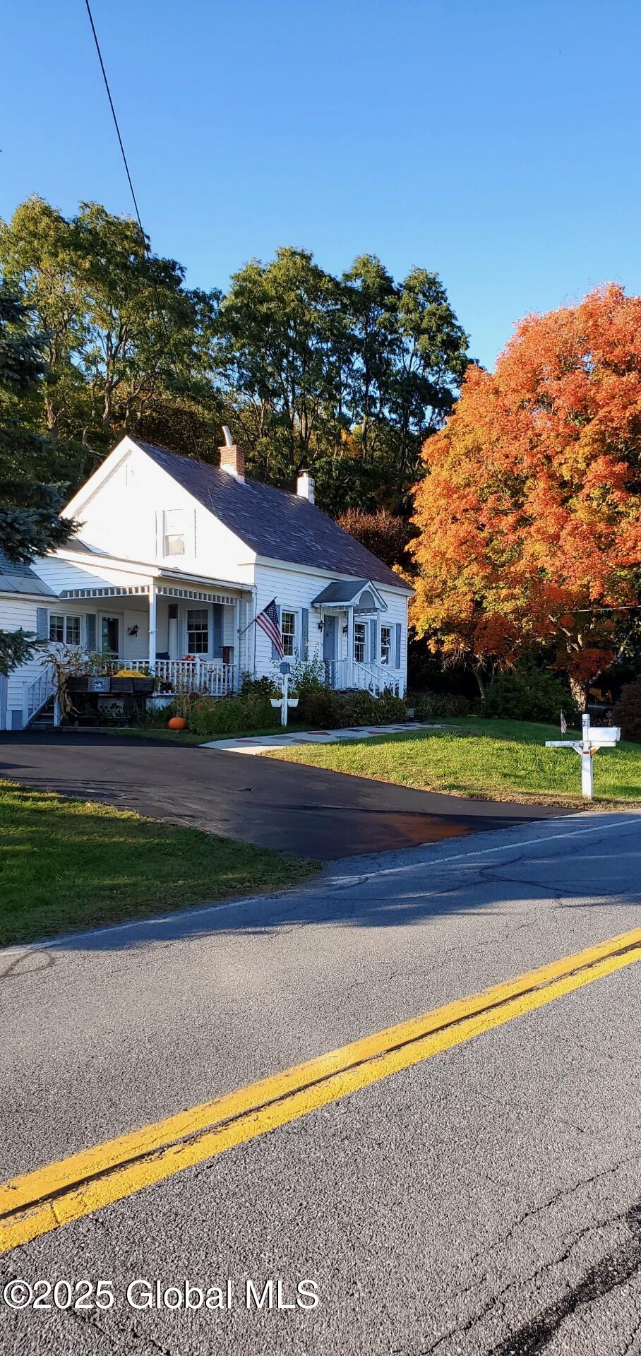 21 County Route 20, Hampton, New York image 1