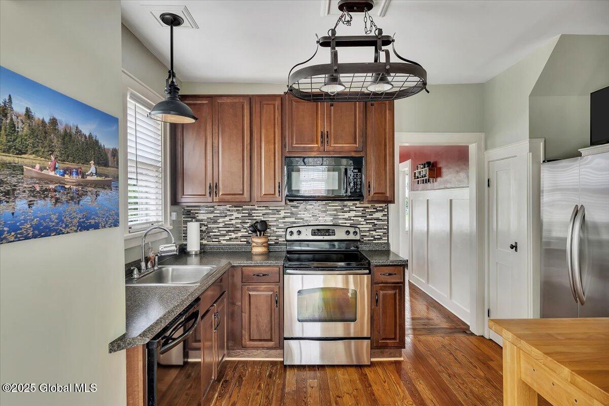 540 Kenwood Avenue, Delmar, New York image 16