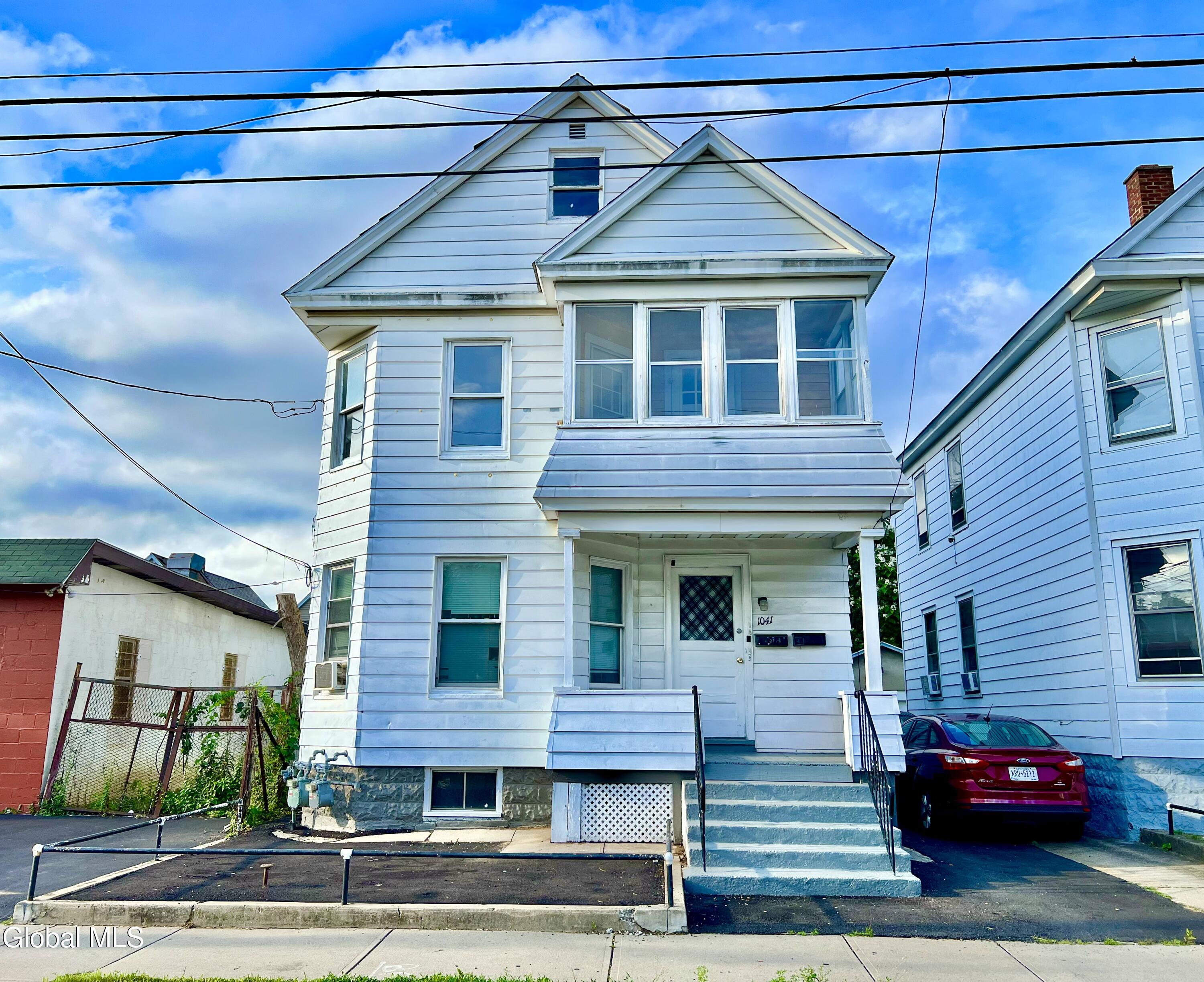 Schenectady, New York 12307, United States, 4 Bedrooms Bedrooms, ,2 BathroomsBathrooms,Residential,Pending,180733