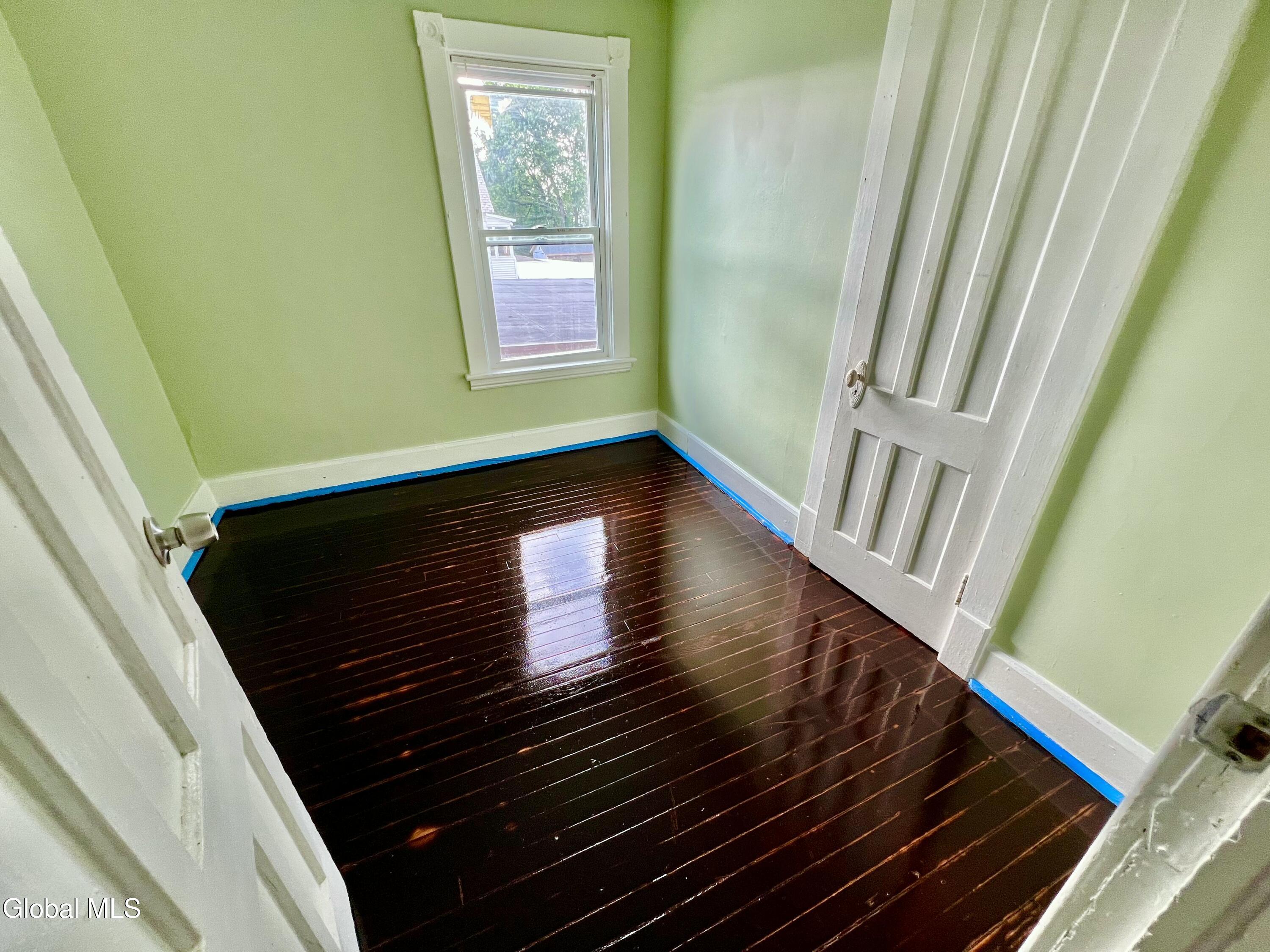 Schenectady, New York 12307, United States, 4 Bedrooms Bedrooms, ,2 BathroomsBathrooms,Residential,Pending,180733