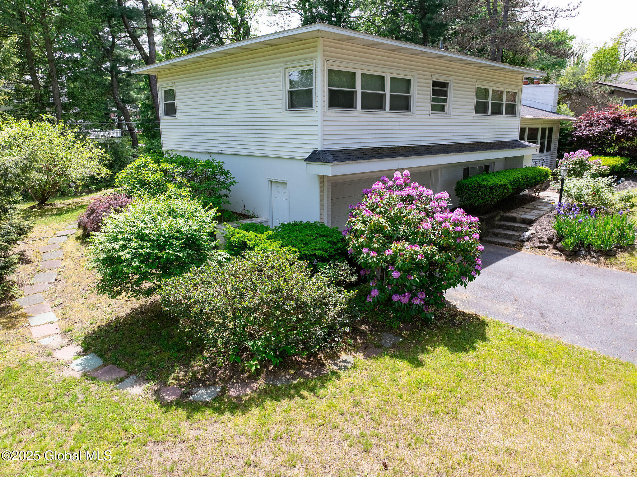 3 Paul Holly Drive, Loudonville, New York image 3