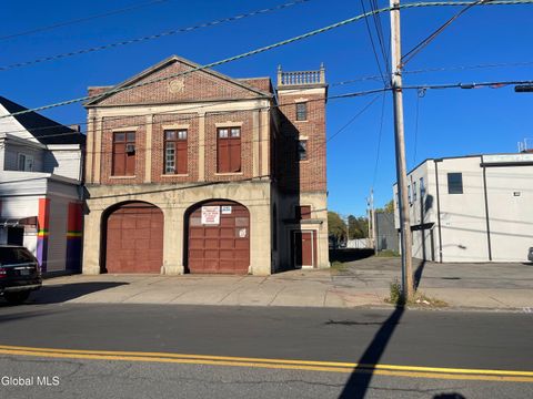 Photo of 907 Albany Street, Schenectady, NY 12307 (MLS # 202528021)