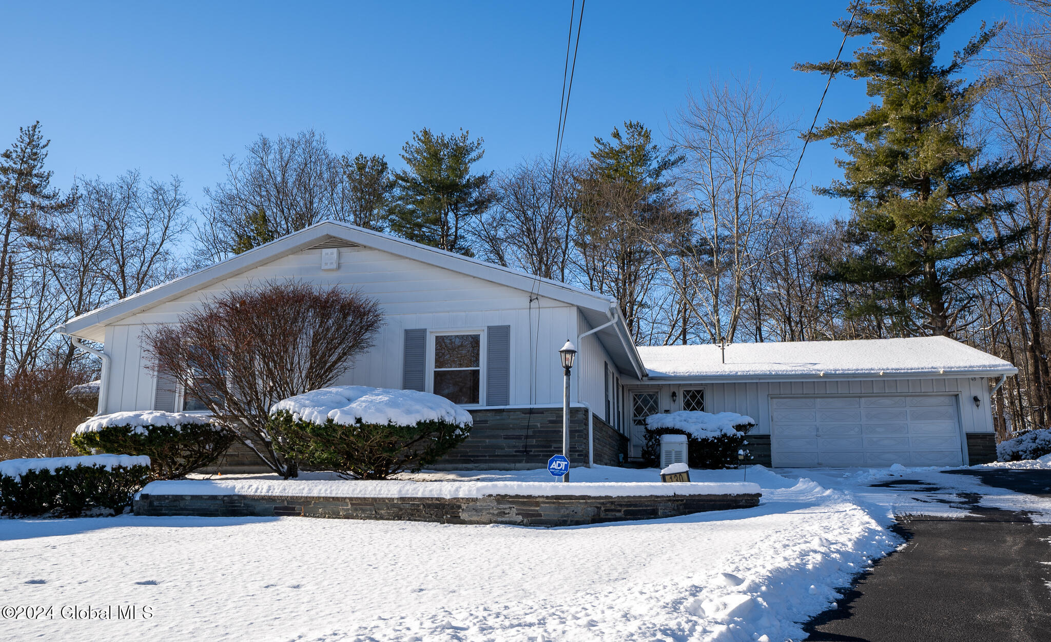 130 Maplewood Drive, Schenectady, New York image 40