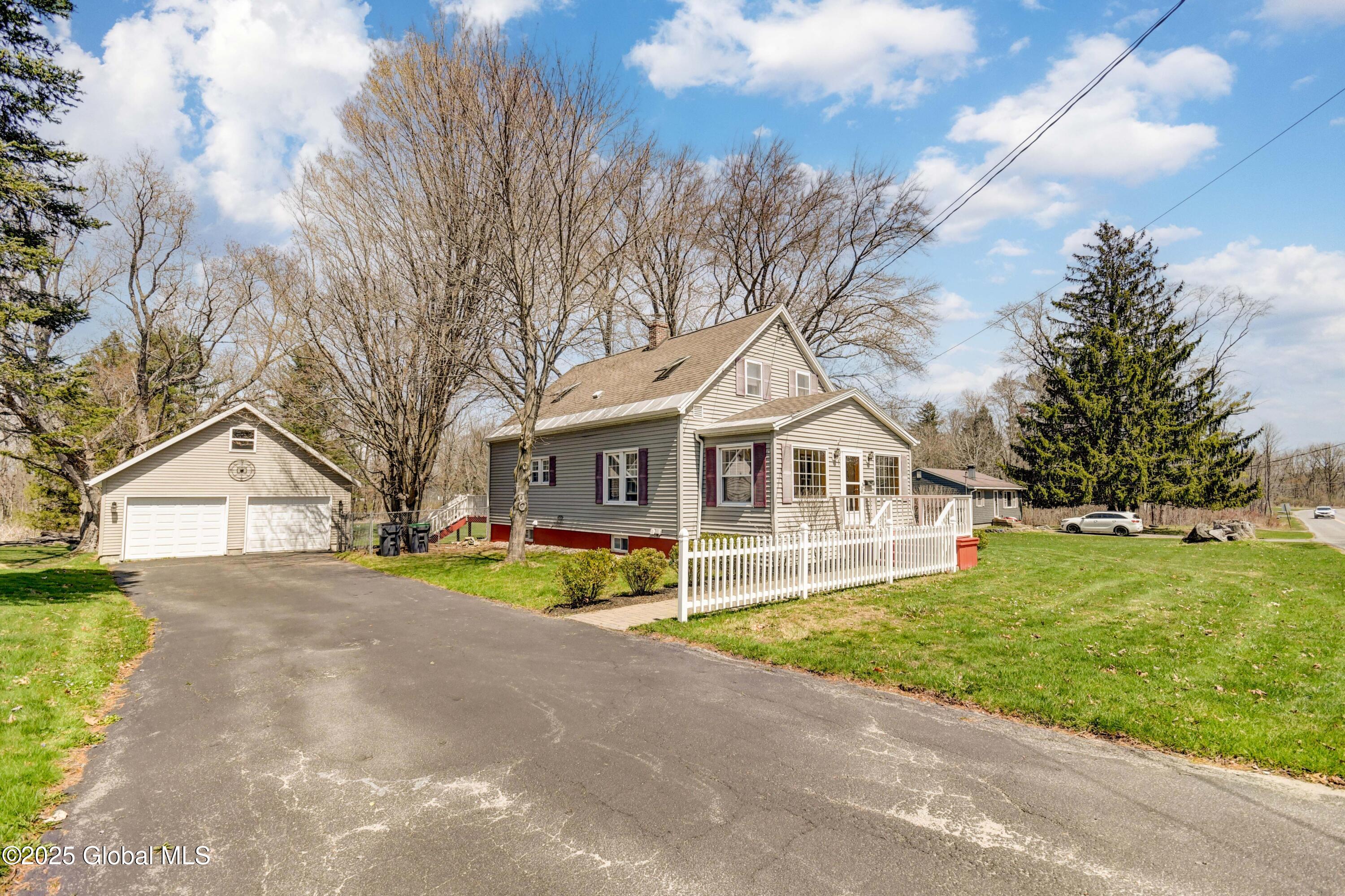 31 Lansing Street, Hagaman, New York image 1