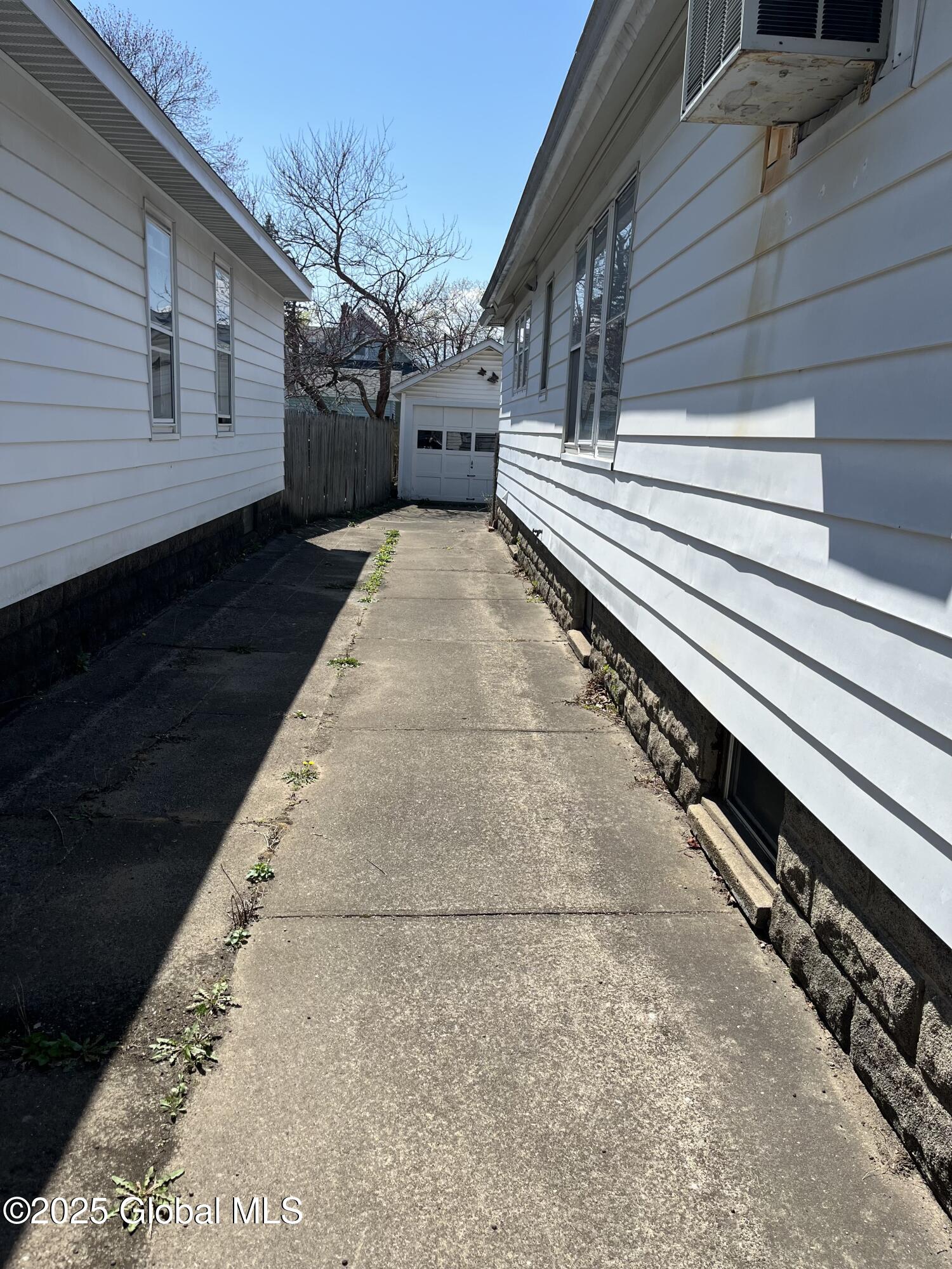 1554 Hawthorne Street, Schenectady, New York image 4
