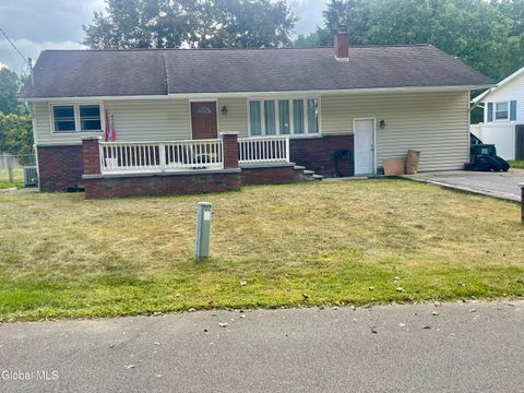 Photo of 164 Dahlia Street, Schenectady, NY 12306 (MLS # 202525917)