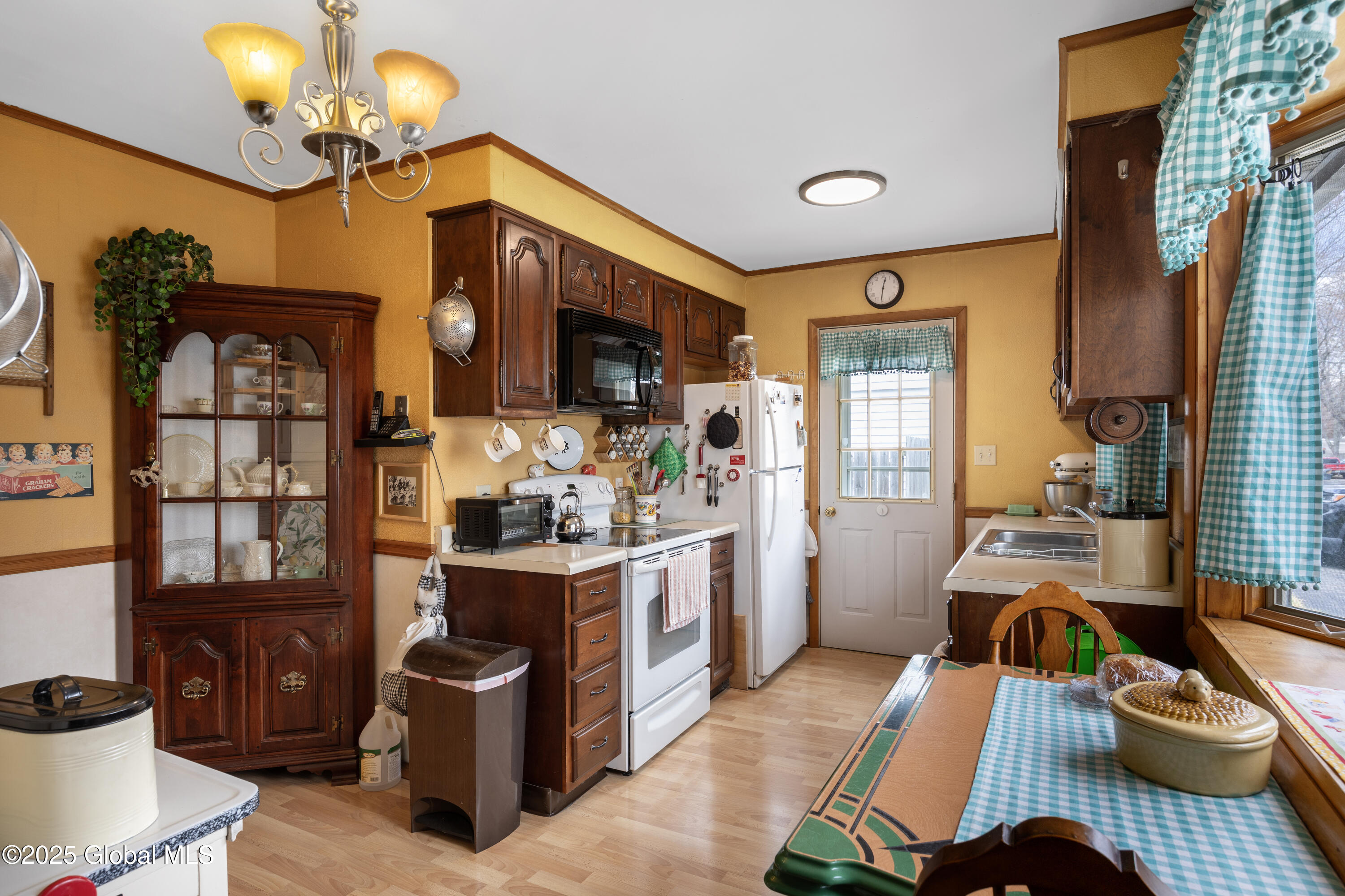 72 Southgate Road, Albany, New York image 5
