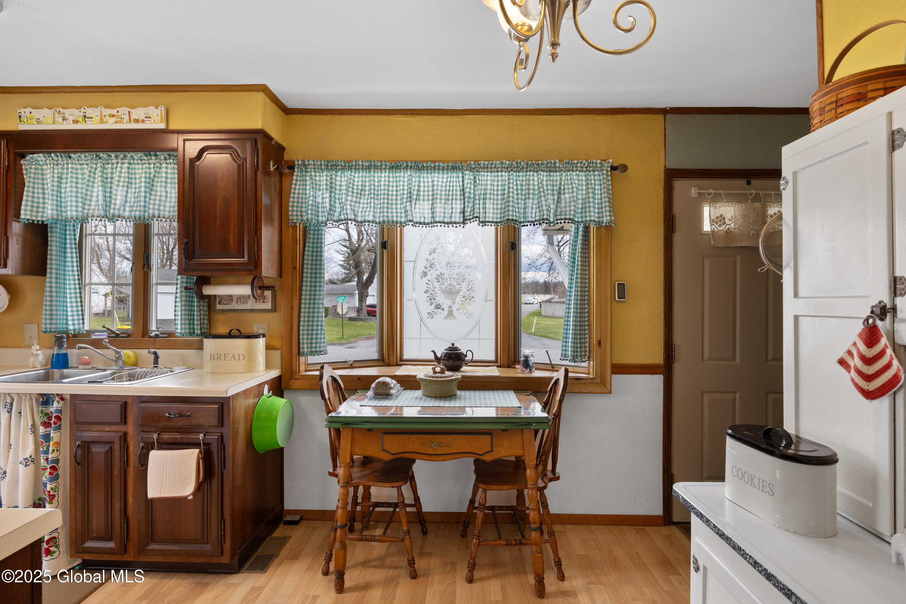 72 Southgate Road, Albany, New York image 7
