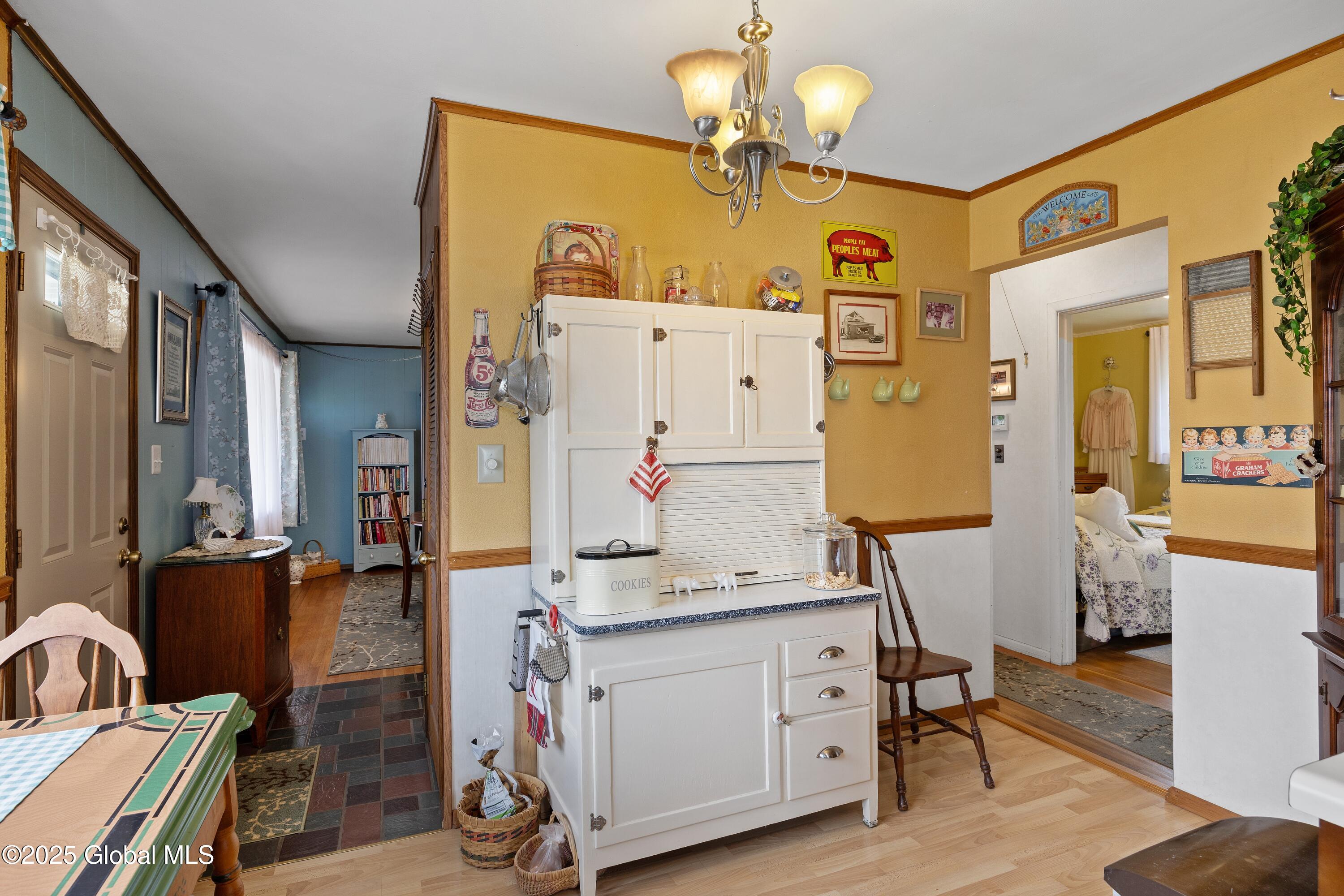72 Southgate Road, Albany, New York image 4