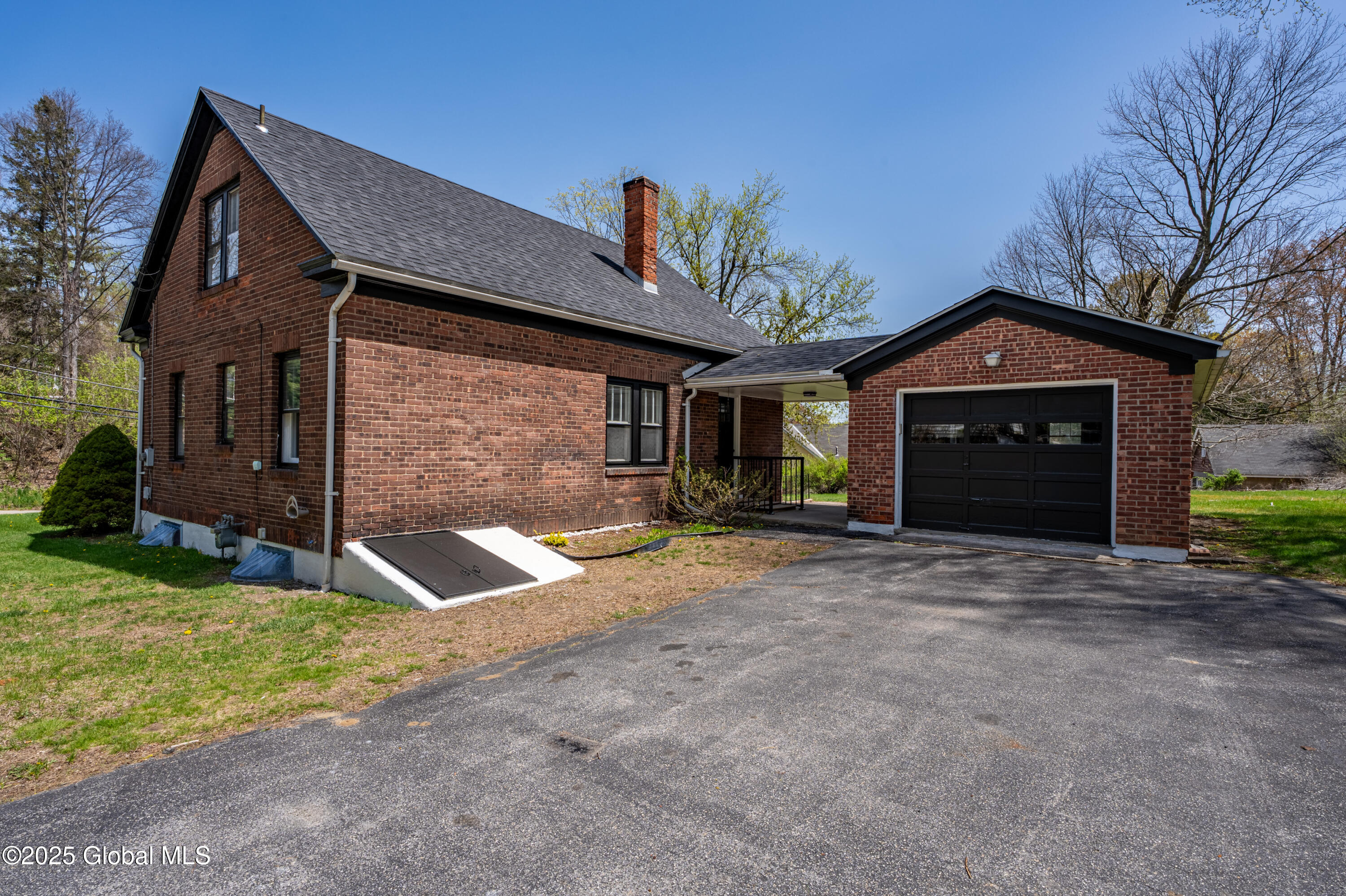 420 Whiteview Road, Wynantskill, New York image 2