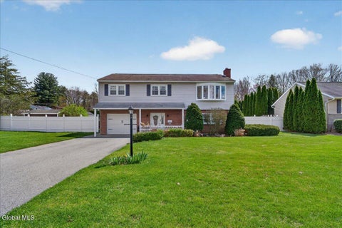 Homes For Sale - 2158 Robinwood Avenue<br/> Schenectady County, Schenectady, NY 12306