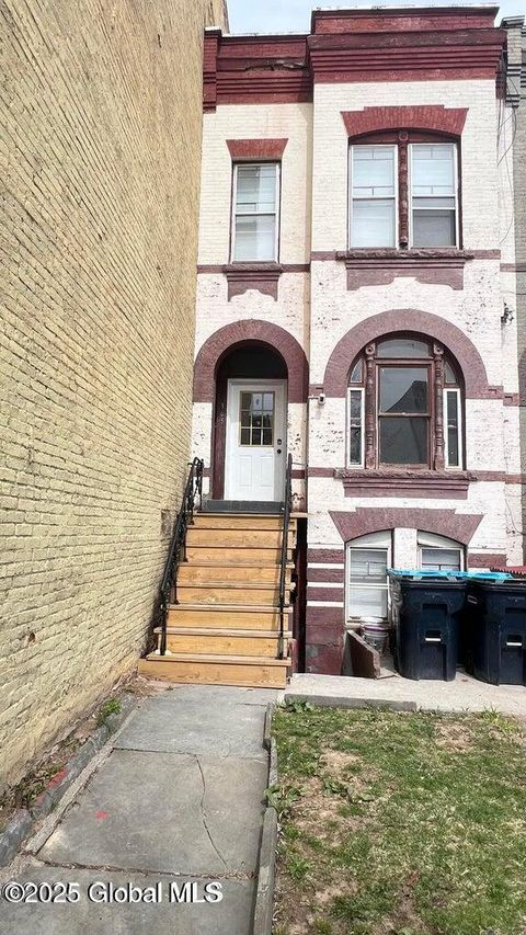 Photo of 363 Madison Avenue #1, Albany, NY 12210 (MLS # 202527172)