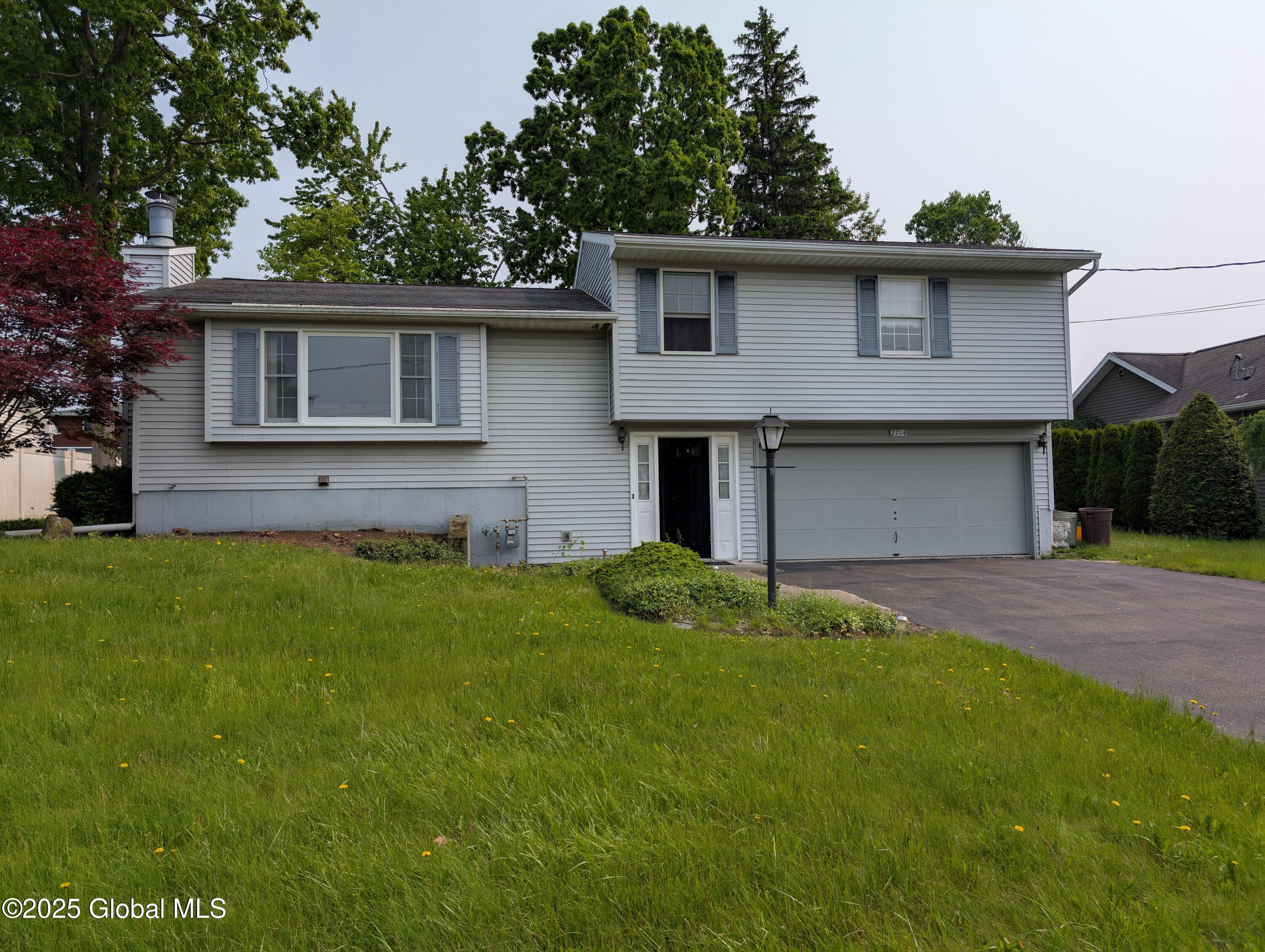 2714 Magnolia Street, Endicott, New York image 2