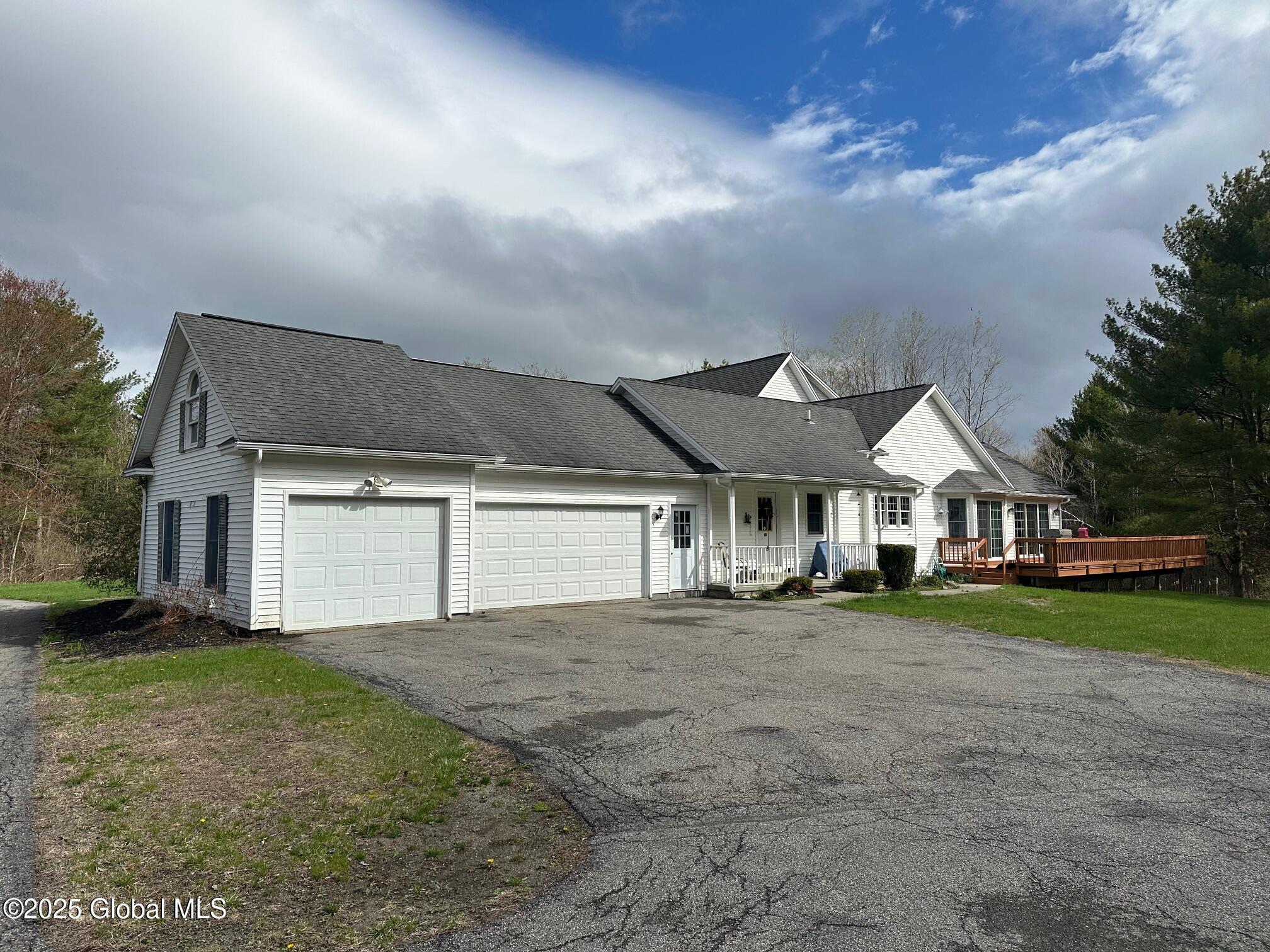 142 Boulderwood Drive, Queensbury, New York image 4