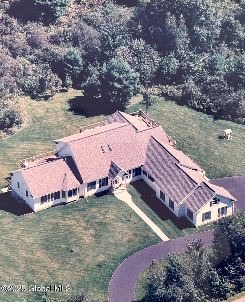 142 Boulderwood Drive, Queensbury, New York image 5
