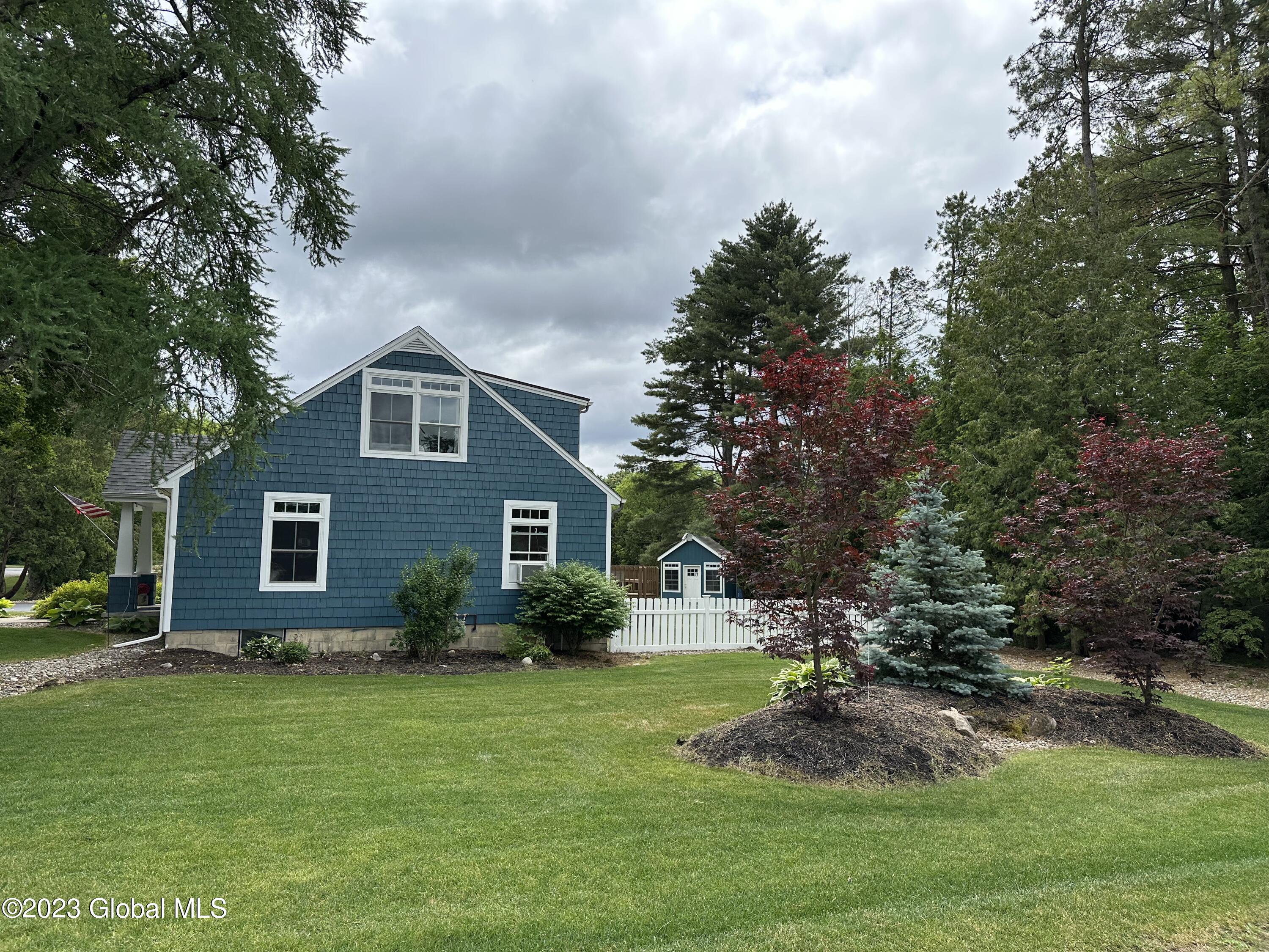 4 Lynnfield Drive