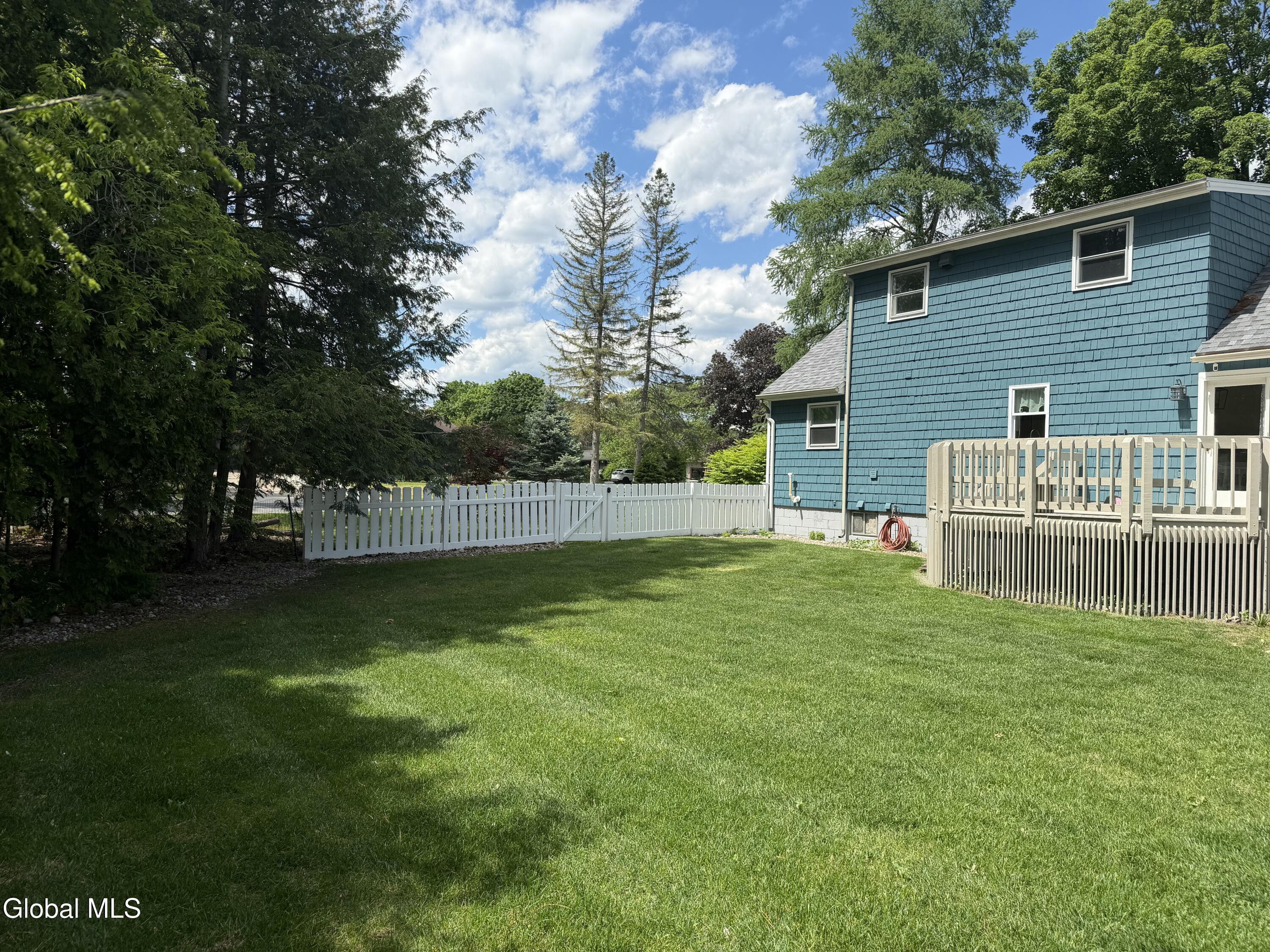 4 Lynnfield Drive