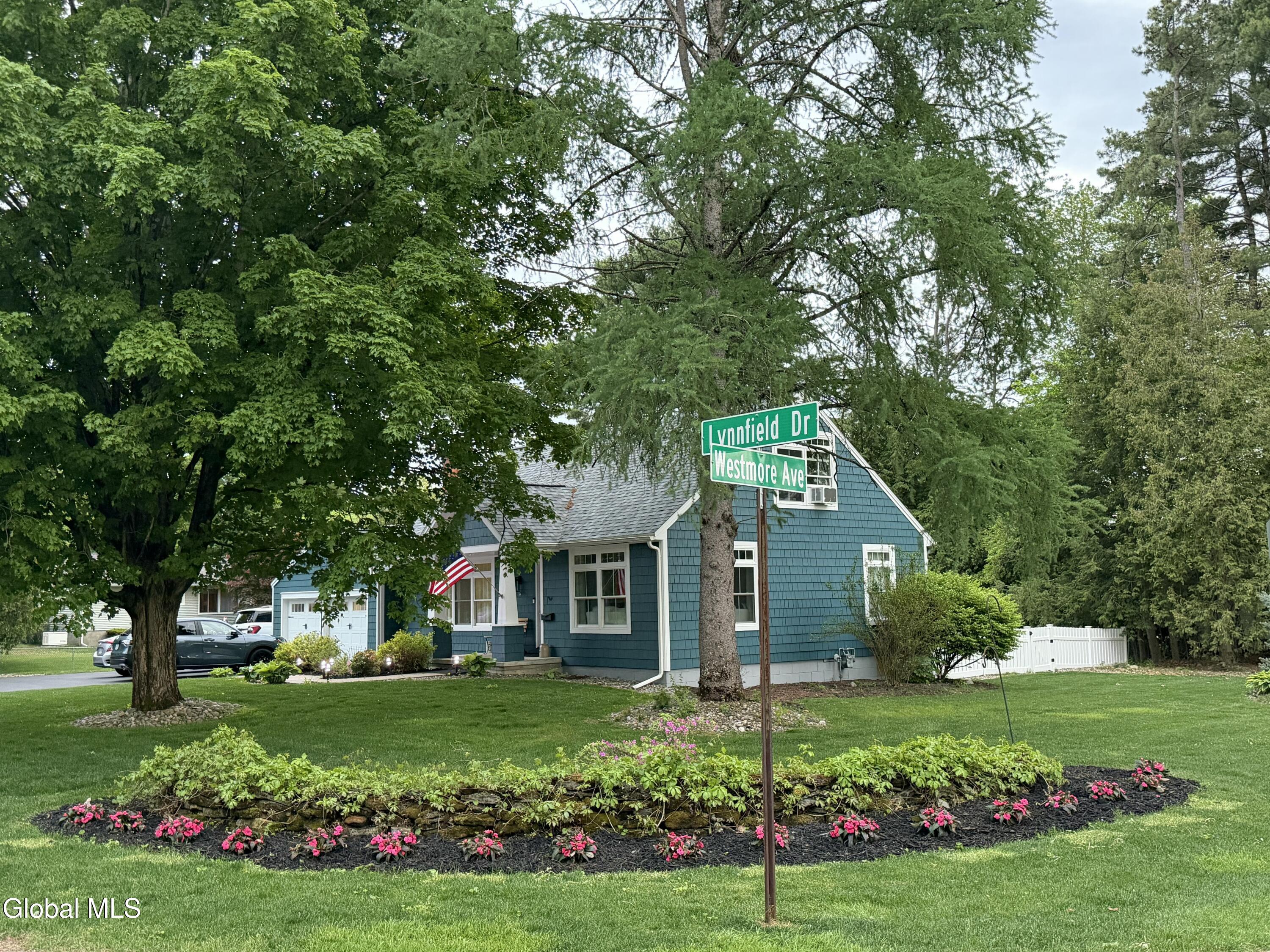 4 Lynnfield Drive