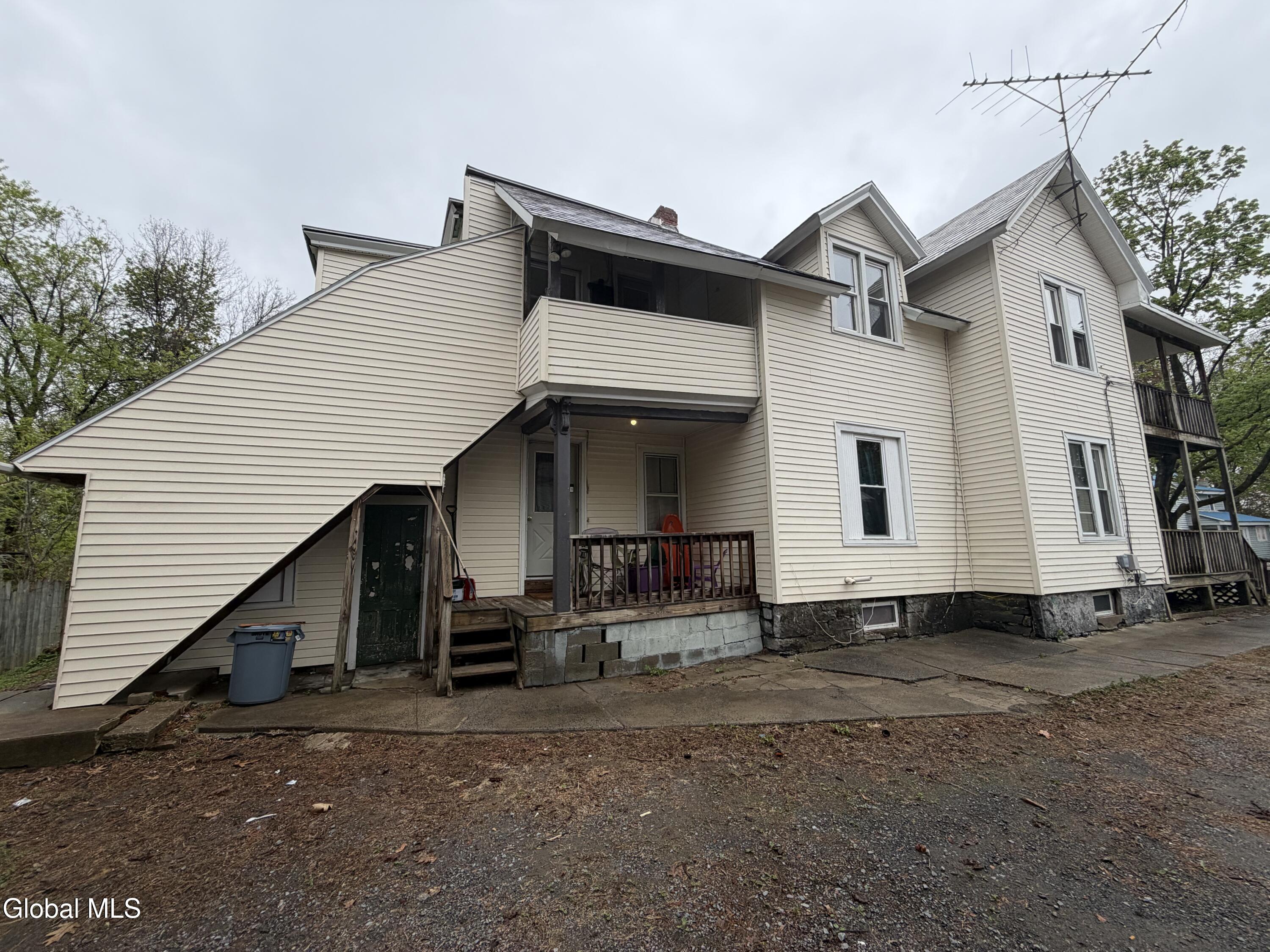 16 Montcalm Street