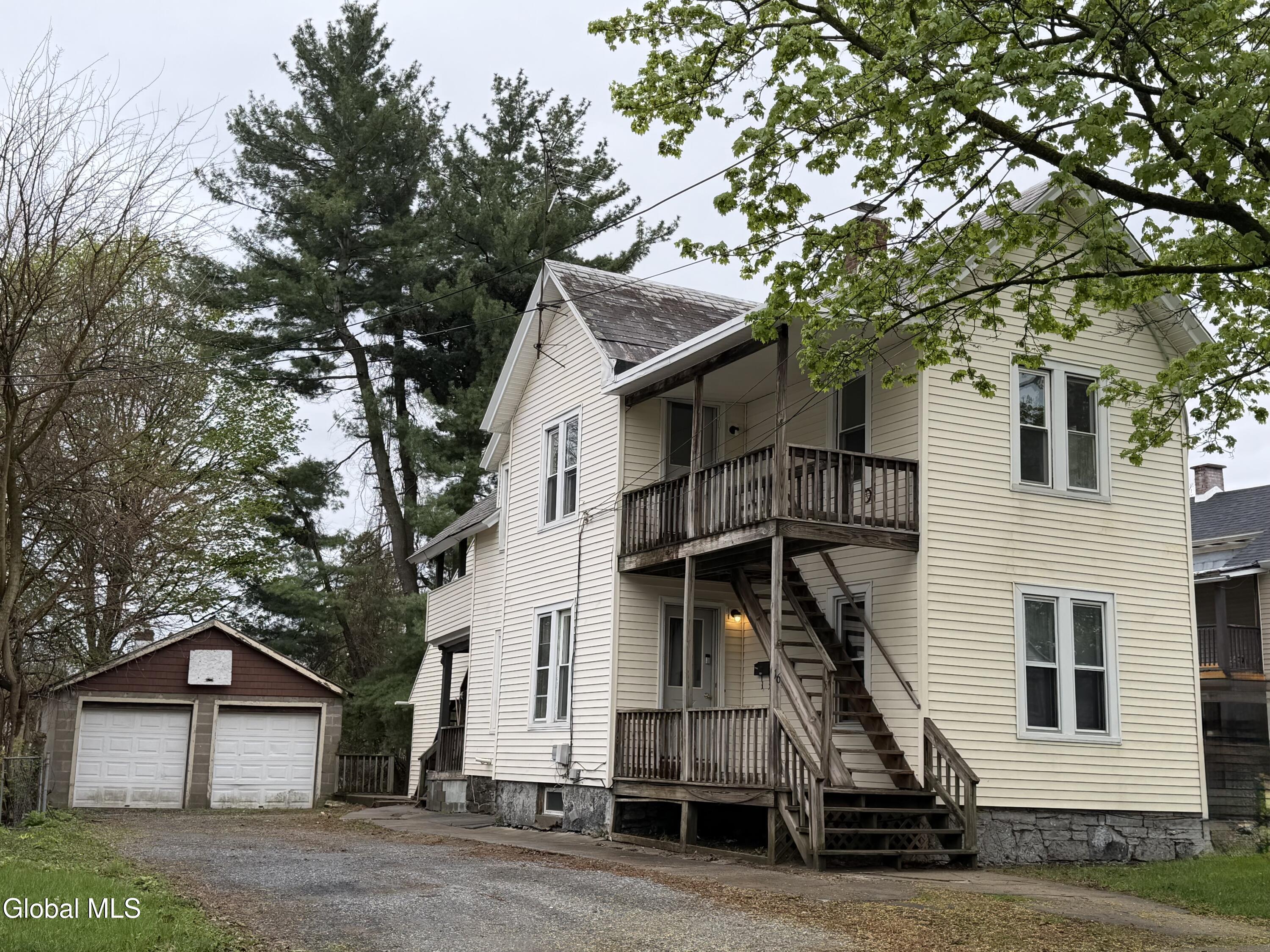 16 Montcalm Street
