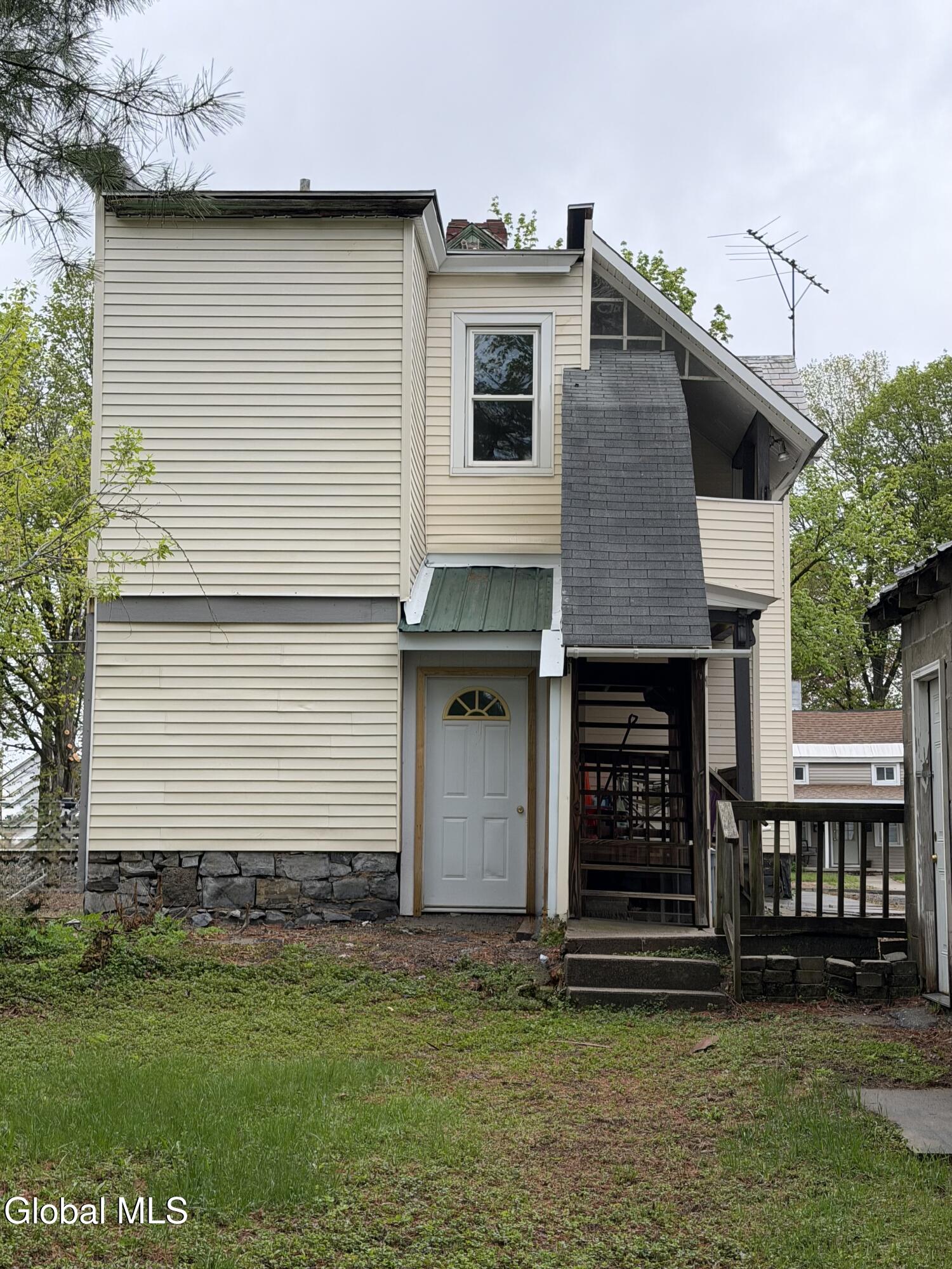 16 Montcalm Street