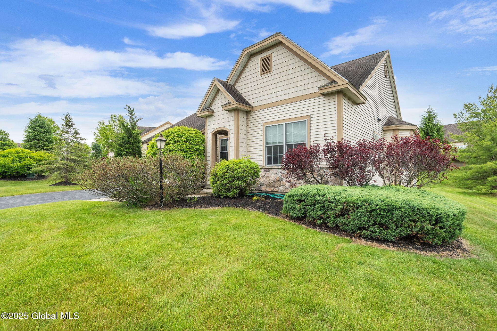 3 Bedford Circle, Mechanicville, New York image 3