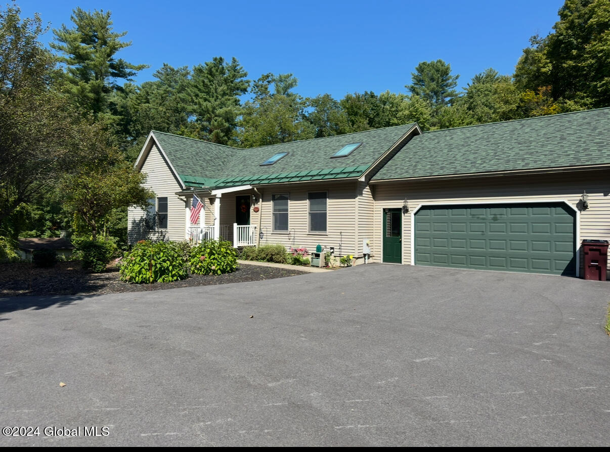 46 Tee Hill Road, Queensbury, New York image 2