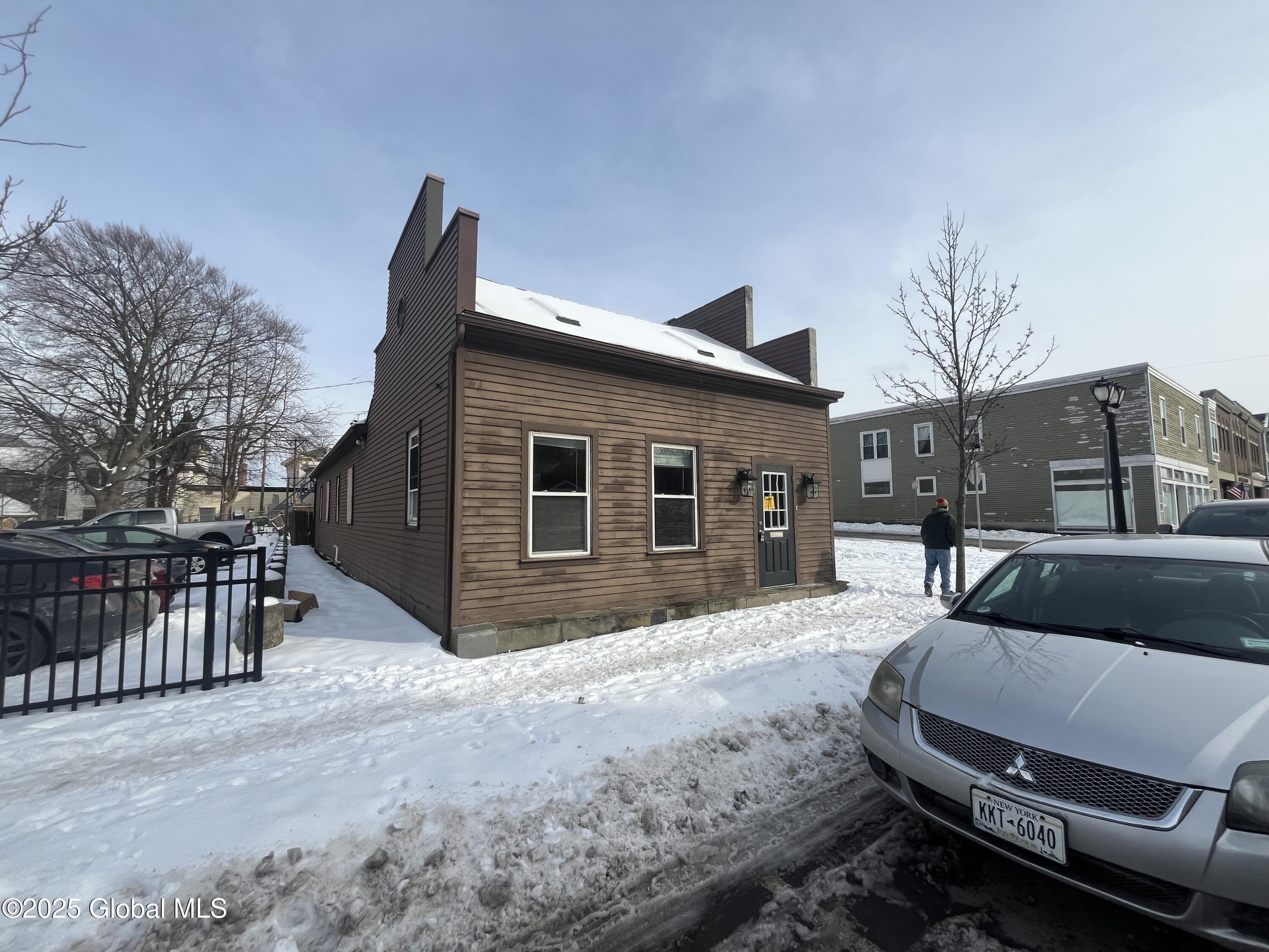 197 Remsen Street, Cohoes, New York image 3