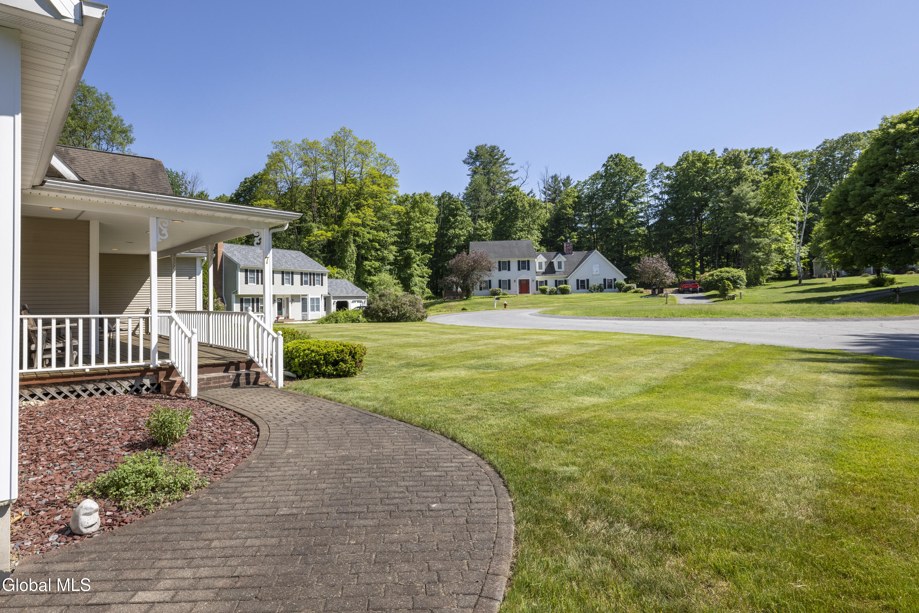 7 Glen Court