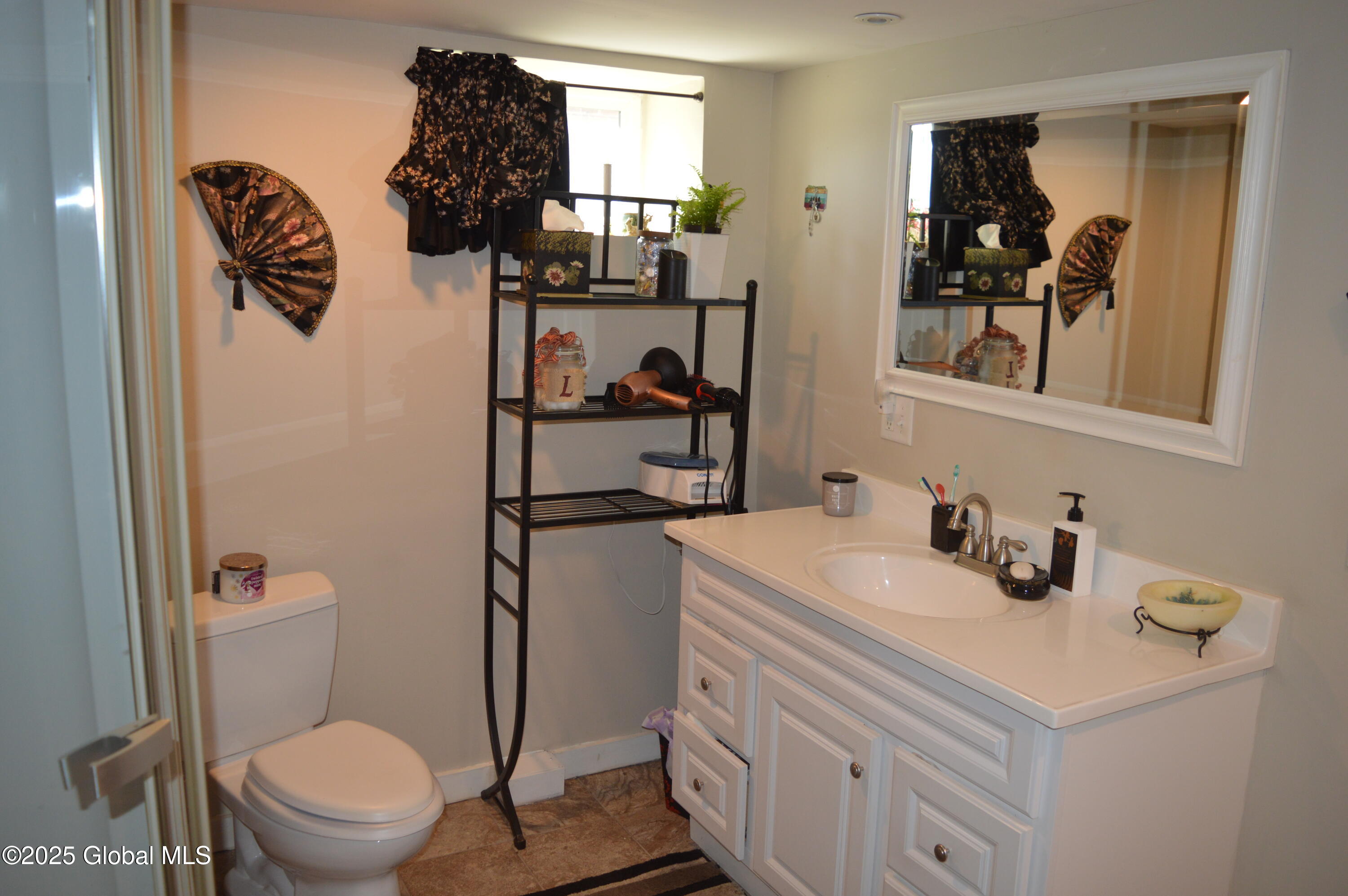 323 Kenwood Avenue, Delmar, New York image 35